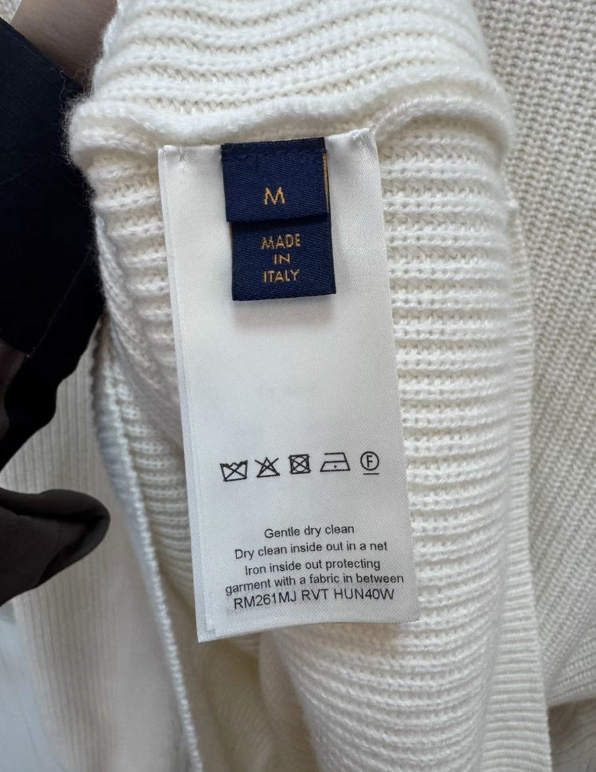 Louis Vuitton Louis Vuitton White Cashmere Sweater. Size US M / EU 48-50 / 2 - 3 Thumbnail