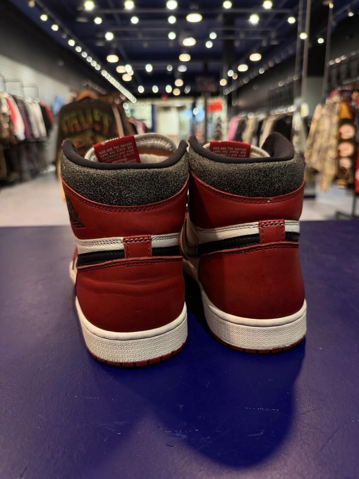 Jordan Brand Size 10 - Jordan 1 Retro High OG Chicago Lost and Found Size US 10 / EU 43 - 6 Thumbnail