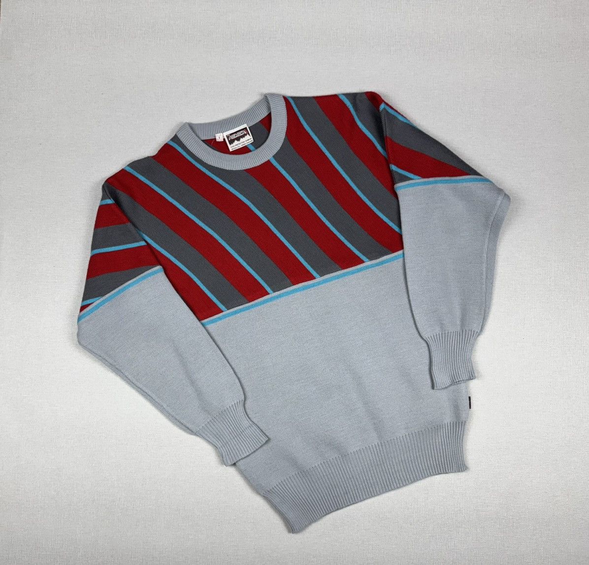 Nevica × Vintage Men’s Vintage NEVICA Ski Crew Neck Sweater size 1/S Size US S / EU 44-46 / 1 - 1 Thumbnail