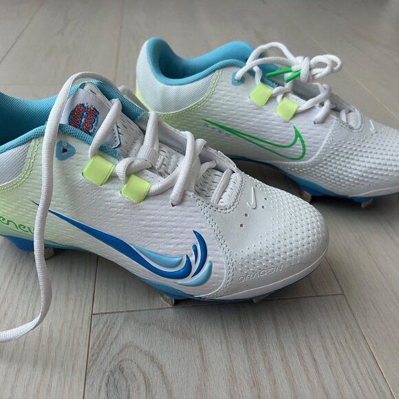 Nike NIKE FQ7729-100 HYPERDIAMOND 4 SOCCER CLEATS SIZE 6 US Size US 6 / IT 36 - 4 Thumbnail
