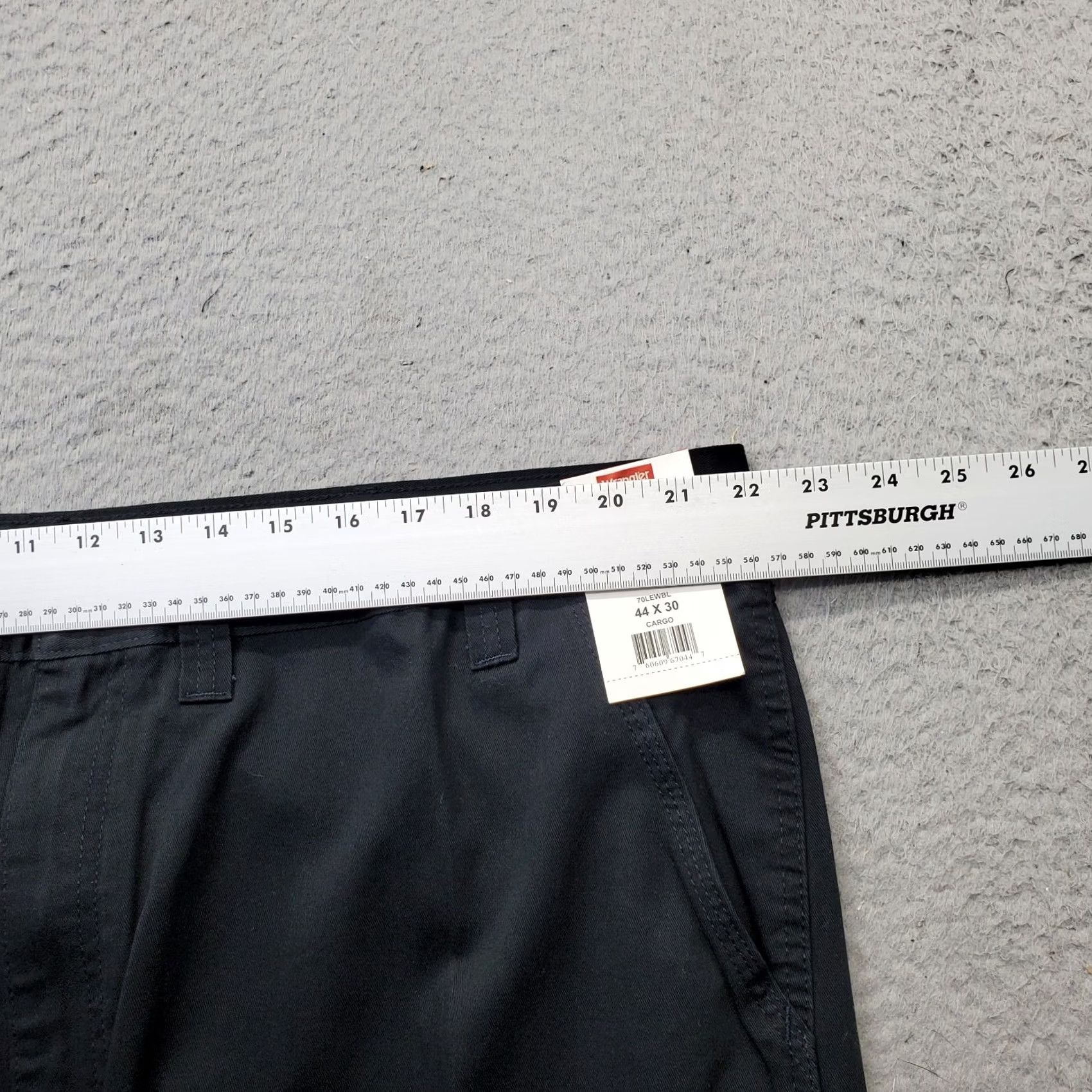 Wrangler Wrangler Mens Cargo Pants 44x30 Black Twill Relaxed Pocket Cargo Pocket 70LEWBL - 100% Cotton, Button, Zipper, Straight, Size 44, NWT Size US 44 / EU 60 - 6 Thumbnail