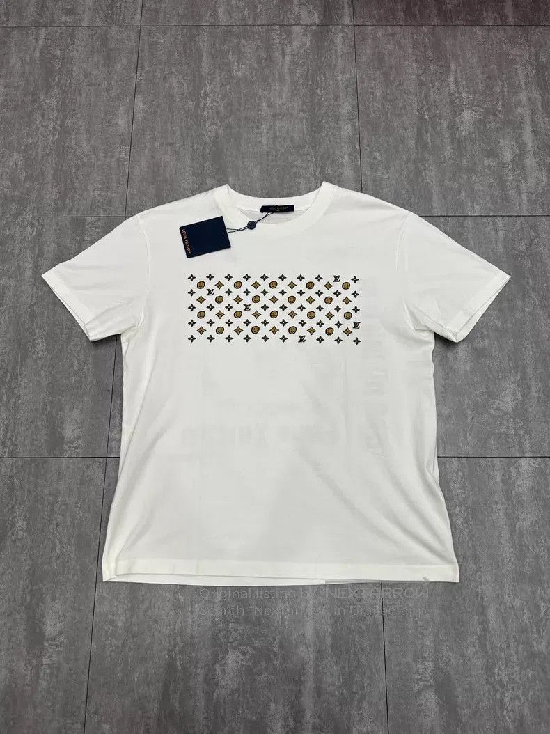 Louis Vuitton Louis Vuitton 25 New Co-branded Short Sleeve Size US L / EU 52-54 / 3 - 1 Thumbnail