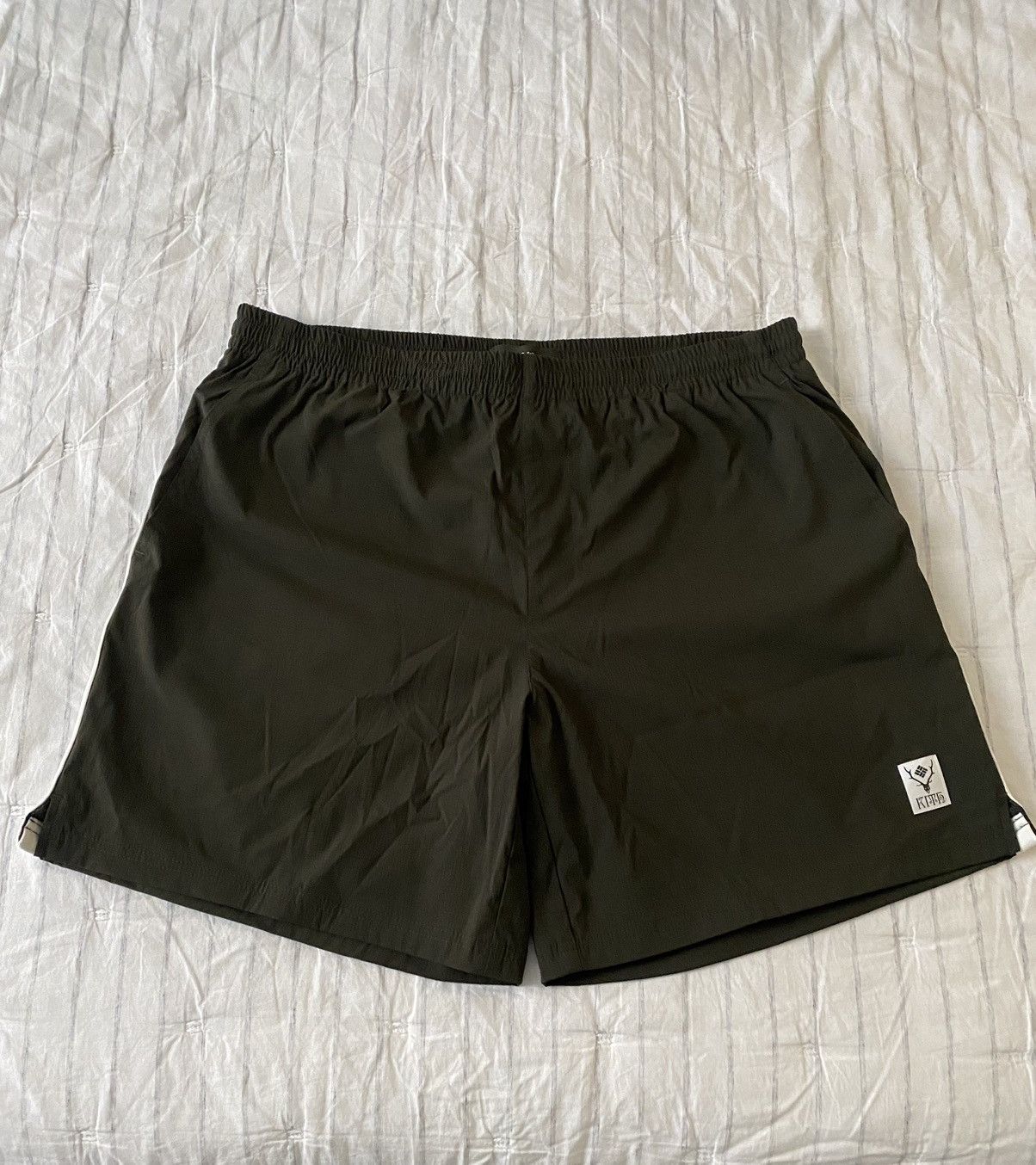 Columbia × Kith Kith x South2West8 x Columbia Zipped Trail Short NWT Size US 38 / EU 54 - 3 Thumbnail