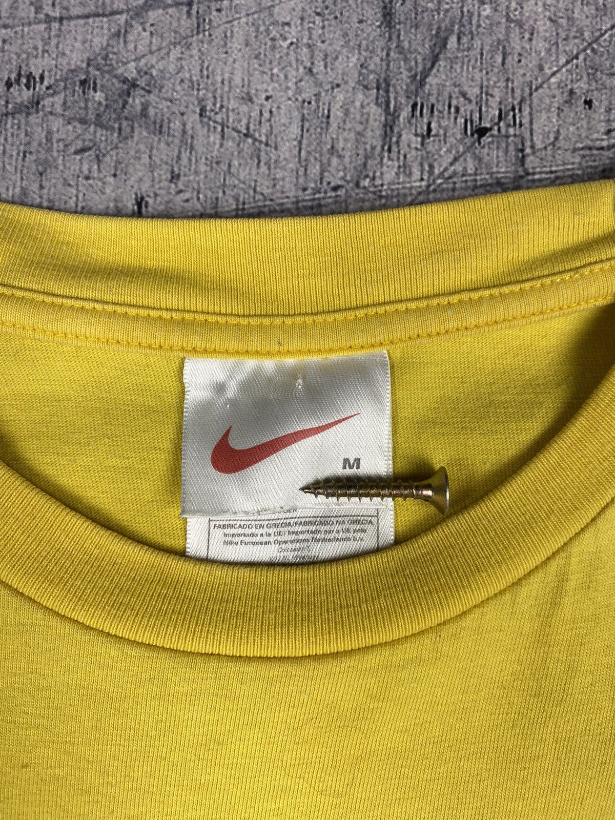 Nike Vintage Nike Brasil Big Logo Soccer Shoes Tee T Shirt Size US M / EU 48-50 / 2 - 12 Thumbnail