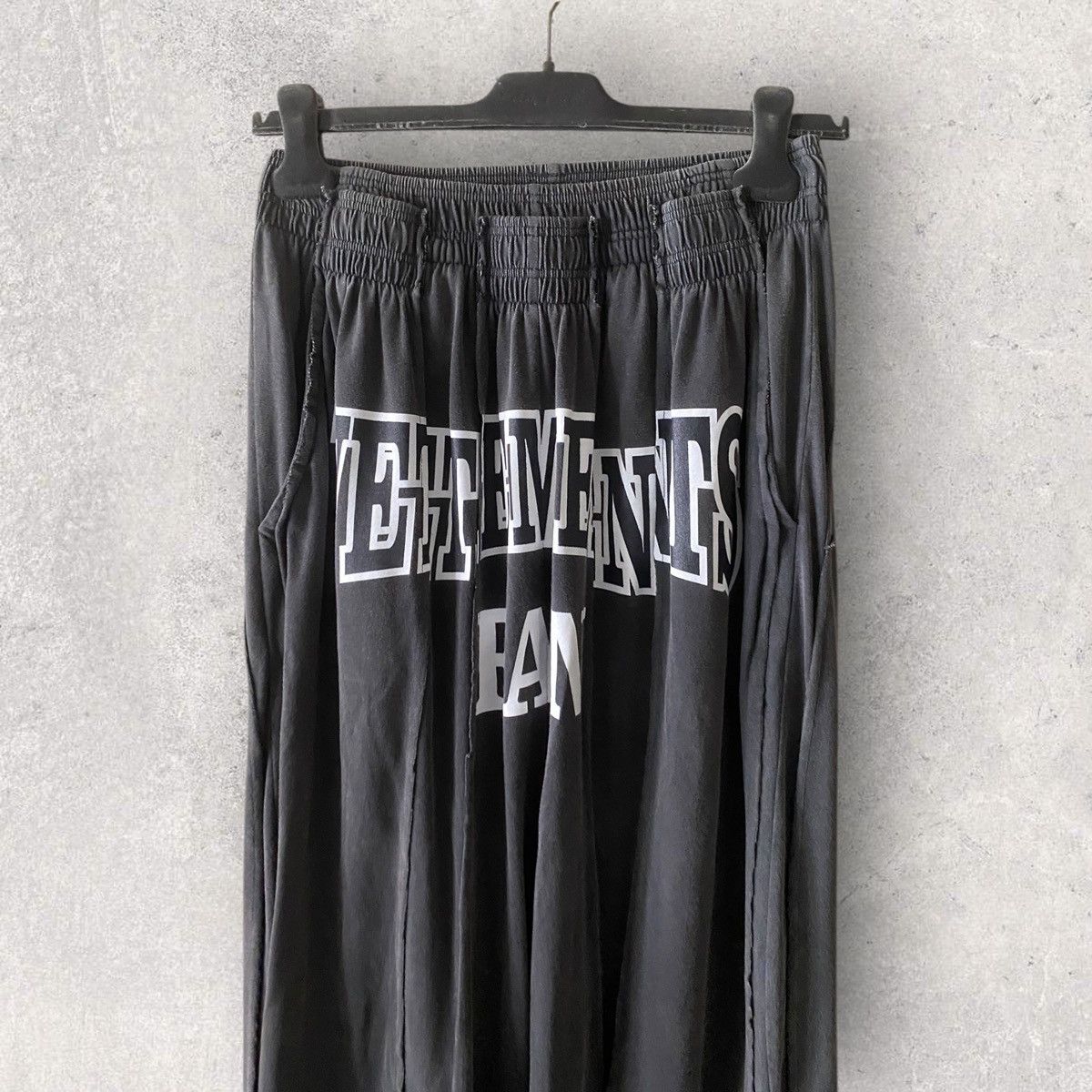 Vetements NWT Fall23 Deconstructed Fan Sweatpants Size US 32 / EU 48 - 3 Thumbnail