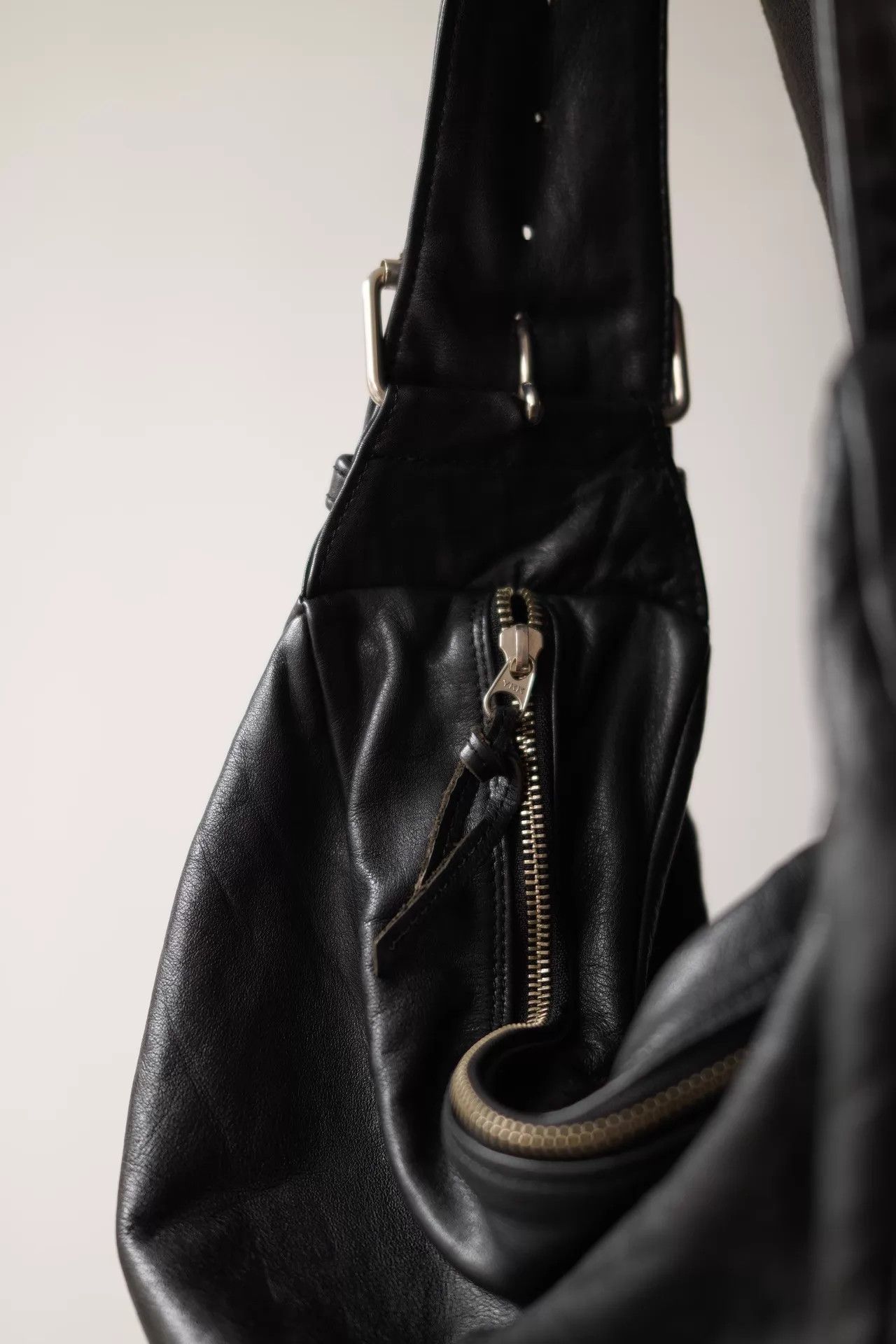 Yohji Yamamoto Yohji Yamamoto Y's Thick Cowhide Shoulder Bag Size ONE SIZE - 3 Thumbnail