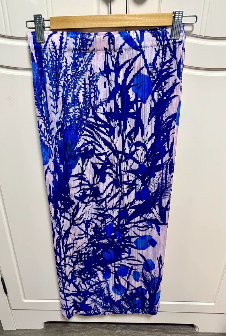 Issey Miyake Issey Miyake size:5 Blue floral skirt Size 31" - 4 Thumbnail