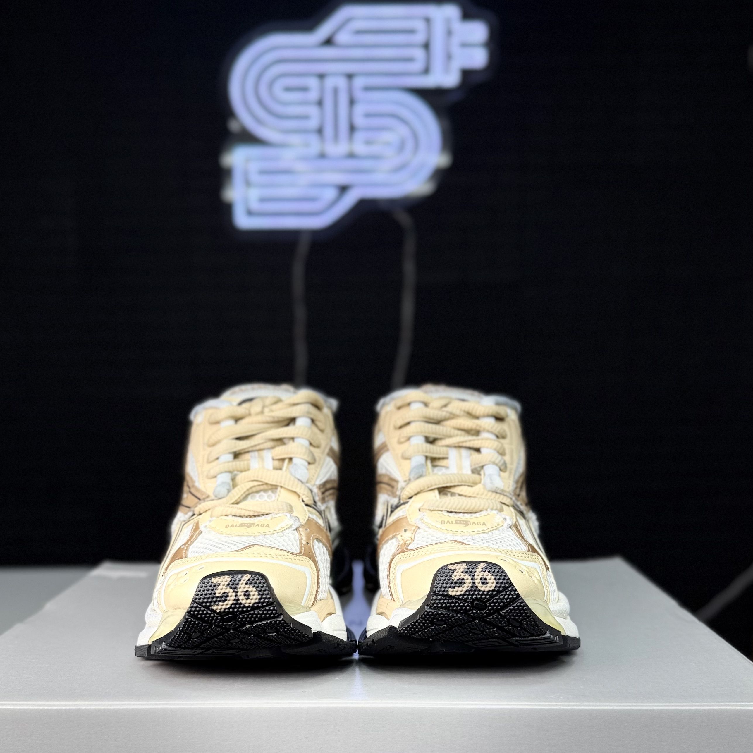 Balenciaga Balenciaga Runner White/Gold/Black Size US 6 / IT 36 - 5 Thumbnail