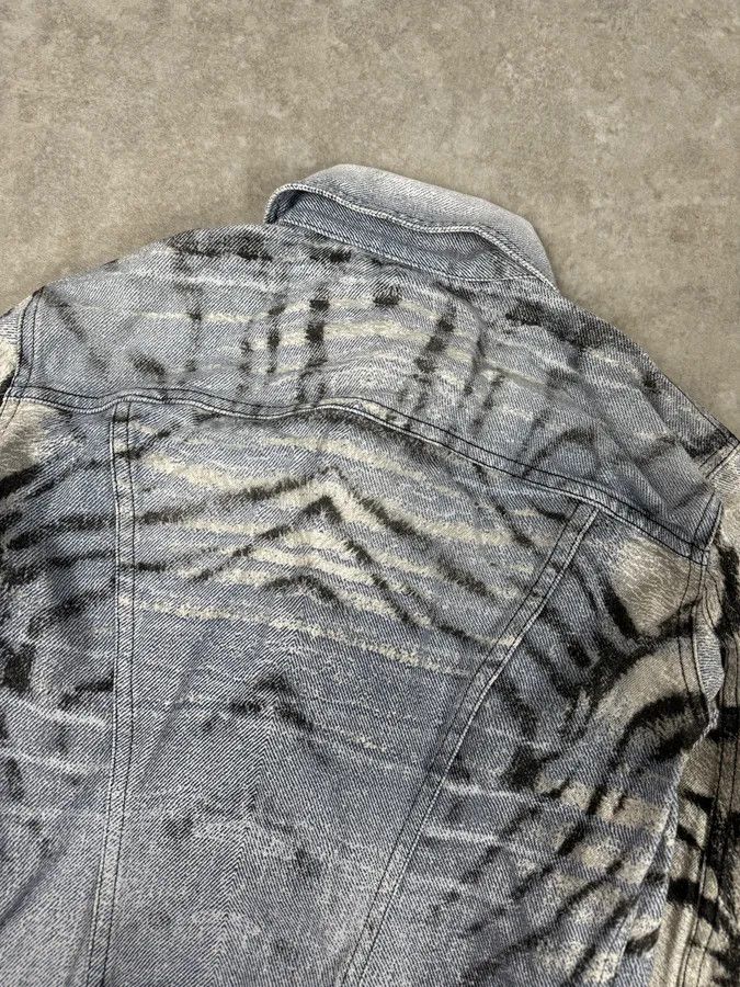 Roberto Cavalli SS2002 Cavalli Blue & White Zebra Savage Denim Jacket Size S / US 4 / IT 40 - 6 Thumbnail
