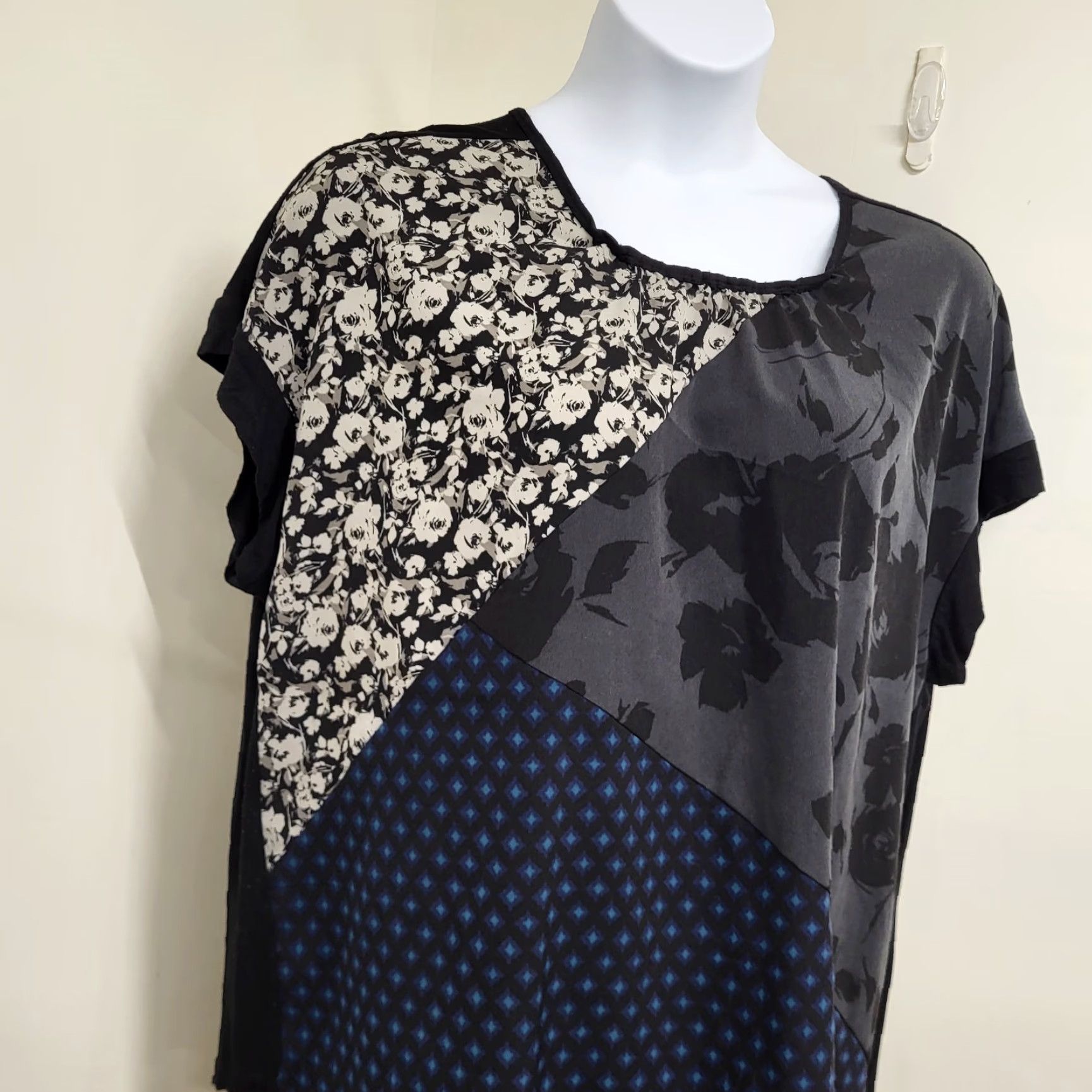 Vintage Lane Bryant Top Women's 22/24 Black White Blue Mixed Print Bohemian Hippie Career Shirt Size 3XL / US 20-22 - 3 Thumbnail
