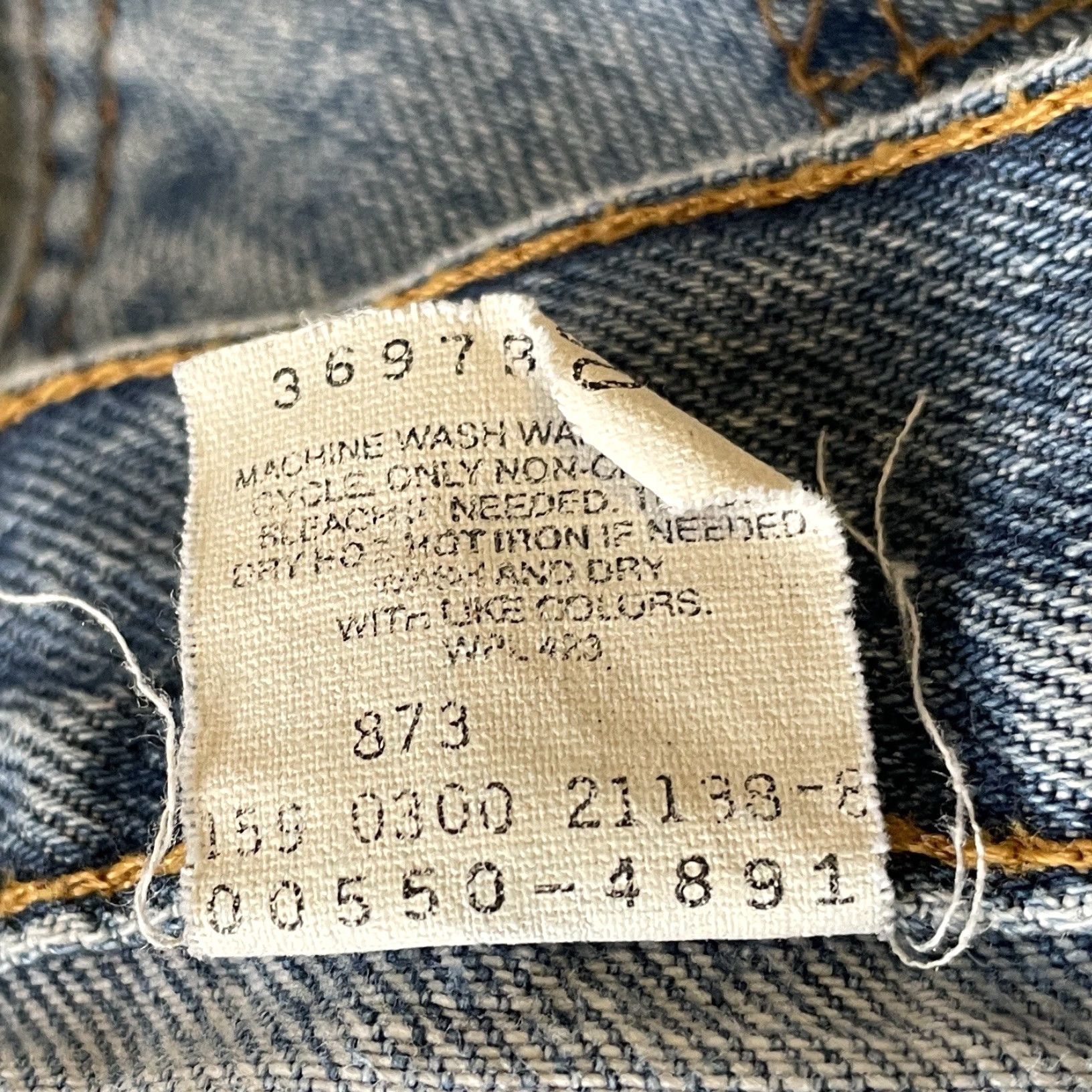 Levi's VINTAGE Levi's Jeans 550 Mens 36x30 Blue Relaxed Fit Straight Leg 90s Size US 36 / EU 52 - 4 Thumbnail