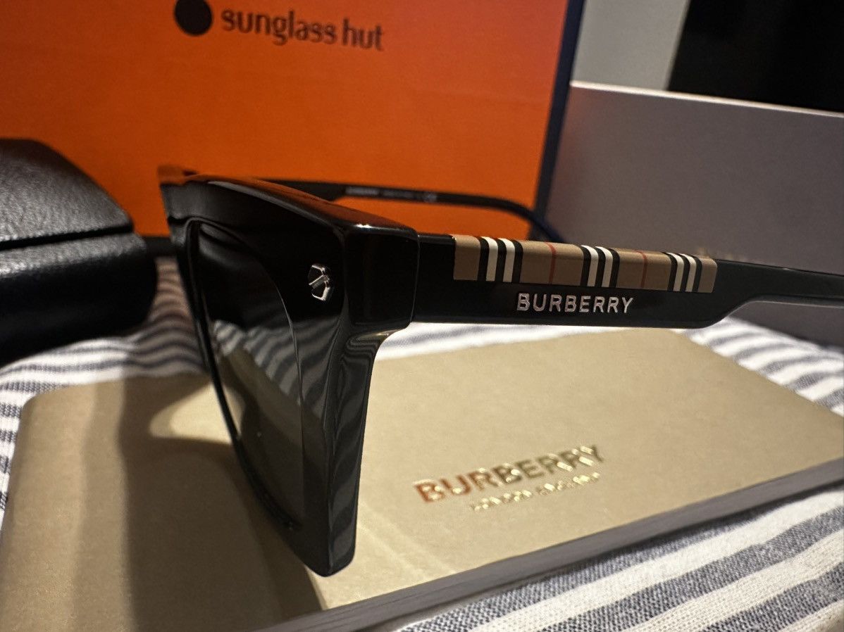 Burberry Burberry Sunglasses Camron BE4318 Size ONE SIZE - 5 Thumbnail