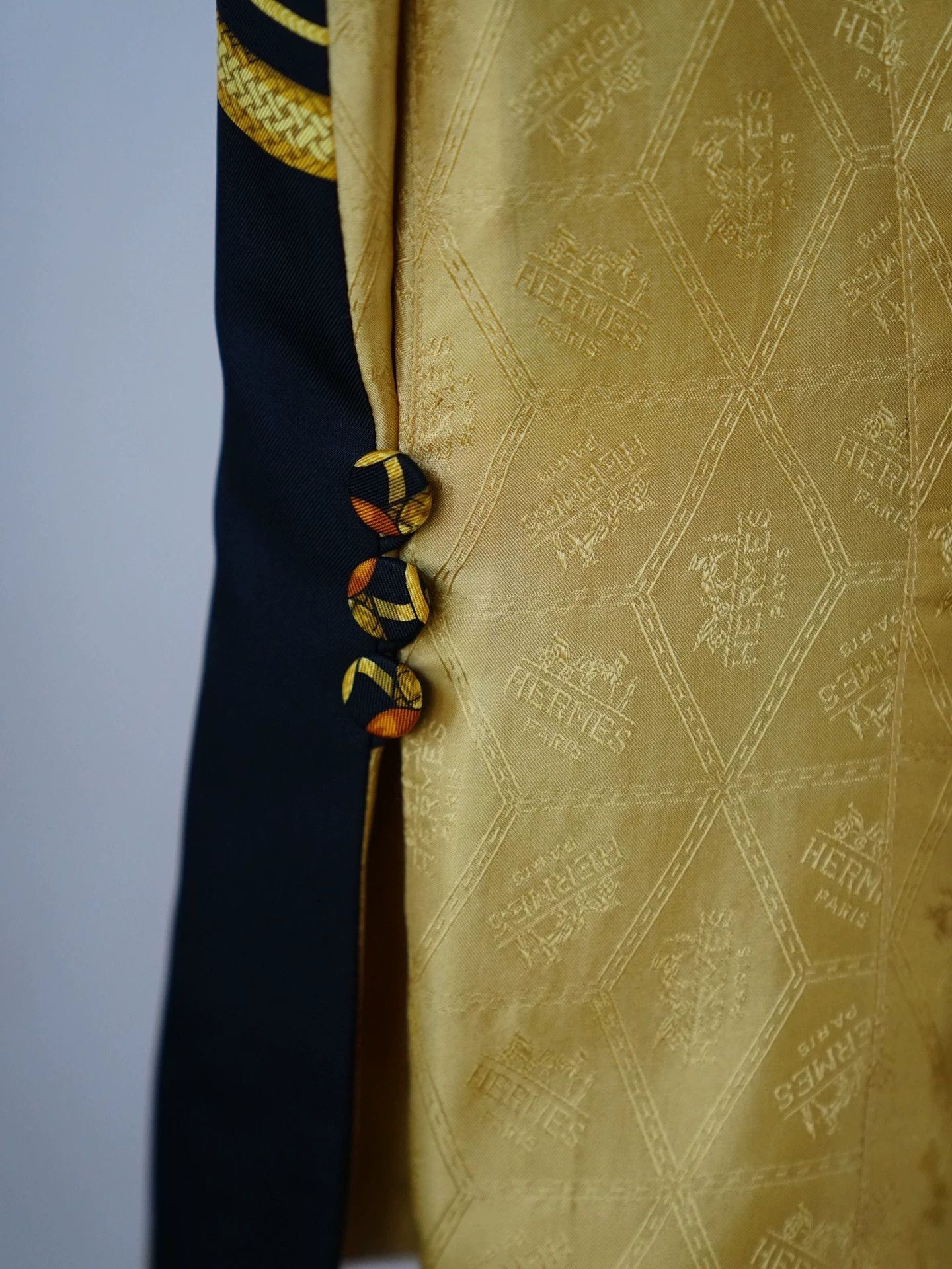 Hermes Hermes Vintage Silk Printed Vest French 38 Side Button Pleats Size S / US 4 / IT 40 - 6 Thumbnail