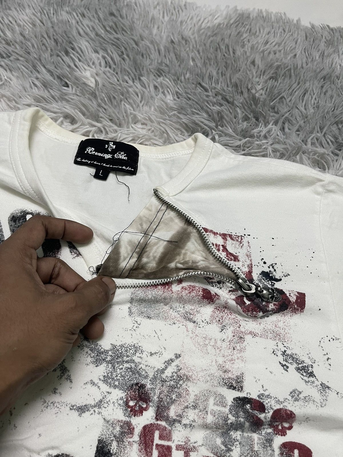 If Six Was Nine VINTAGE SEDITIONARIES BEARNING SHO SHORT SLEEVE SHIRT ZIPPER Size US S / EU 44-46 / 1 - 10 Thumbnail