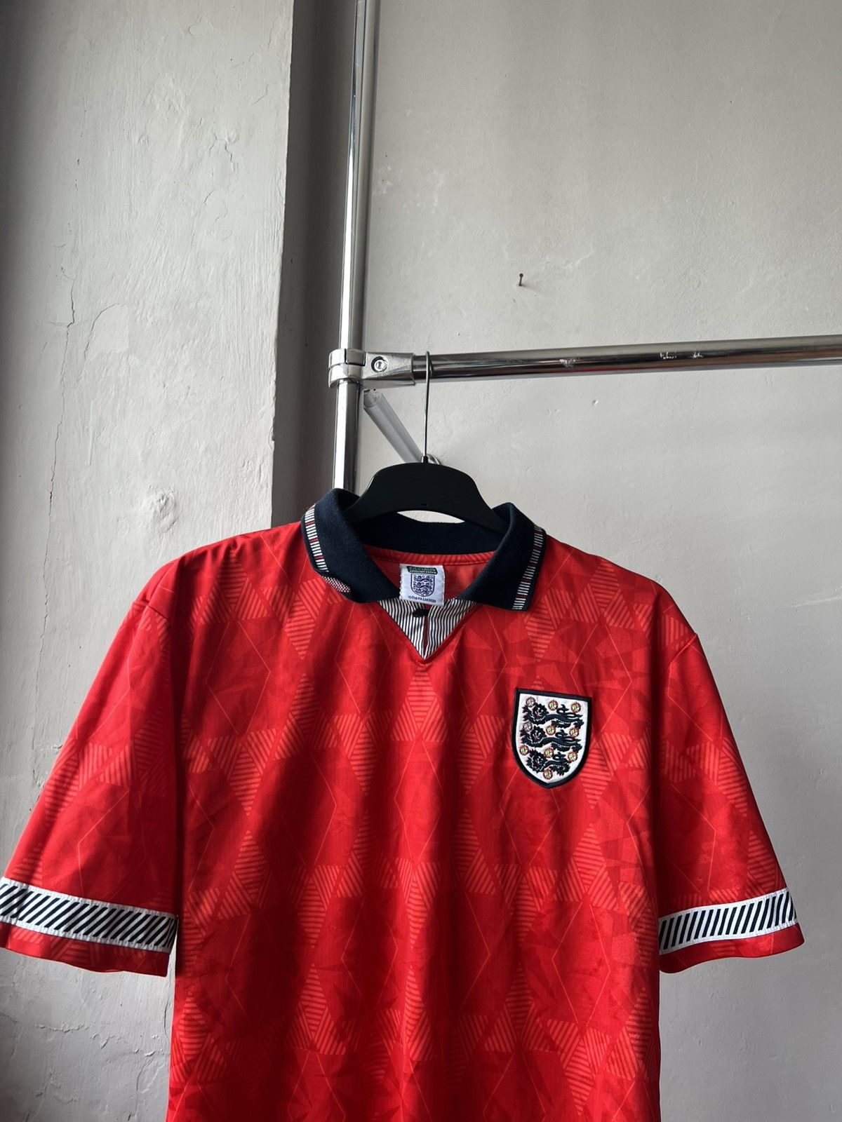 Vintage 1990 ENGLAND TEAM RETRO REMAKE AWAY SOCCER JERSEY SHIRT M Size US M / EU 48-50 / 2 - 4 Thumbnail