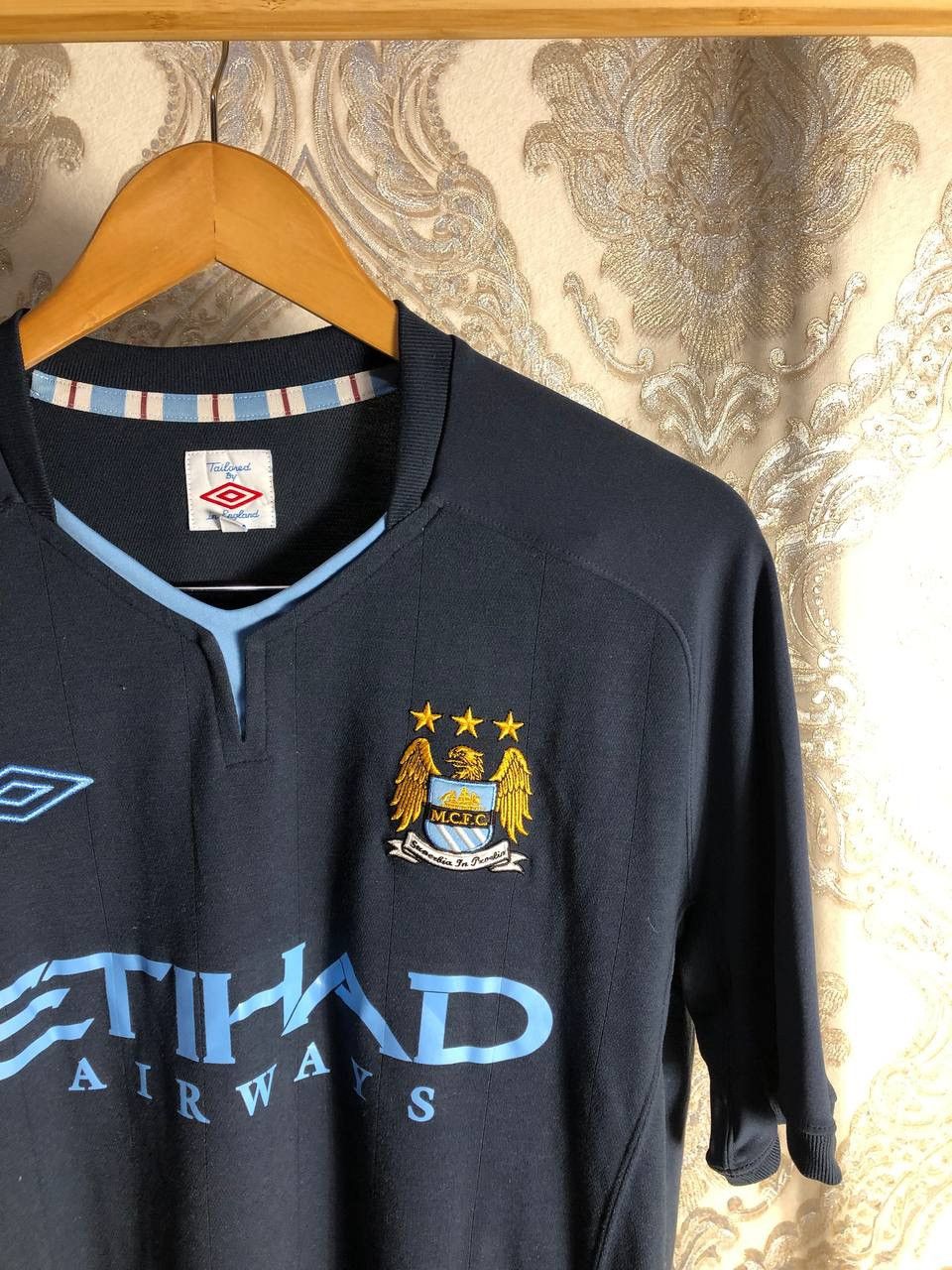 Umbro VINTAGE UMBRO FC MANCHESTER CITY ENGLAND SOCCER JERSEY RETRO Size US M / EU 48-50 / 2 - 2 Thumbnail