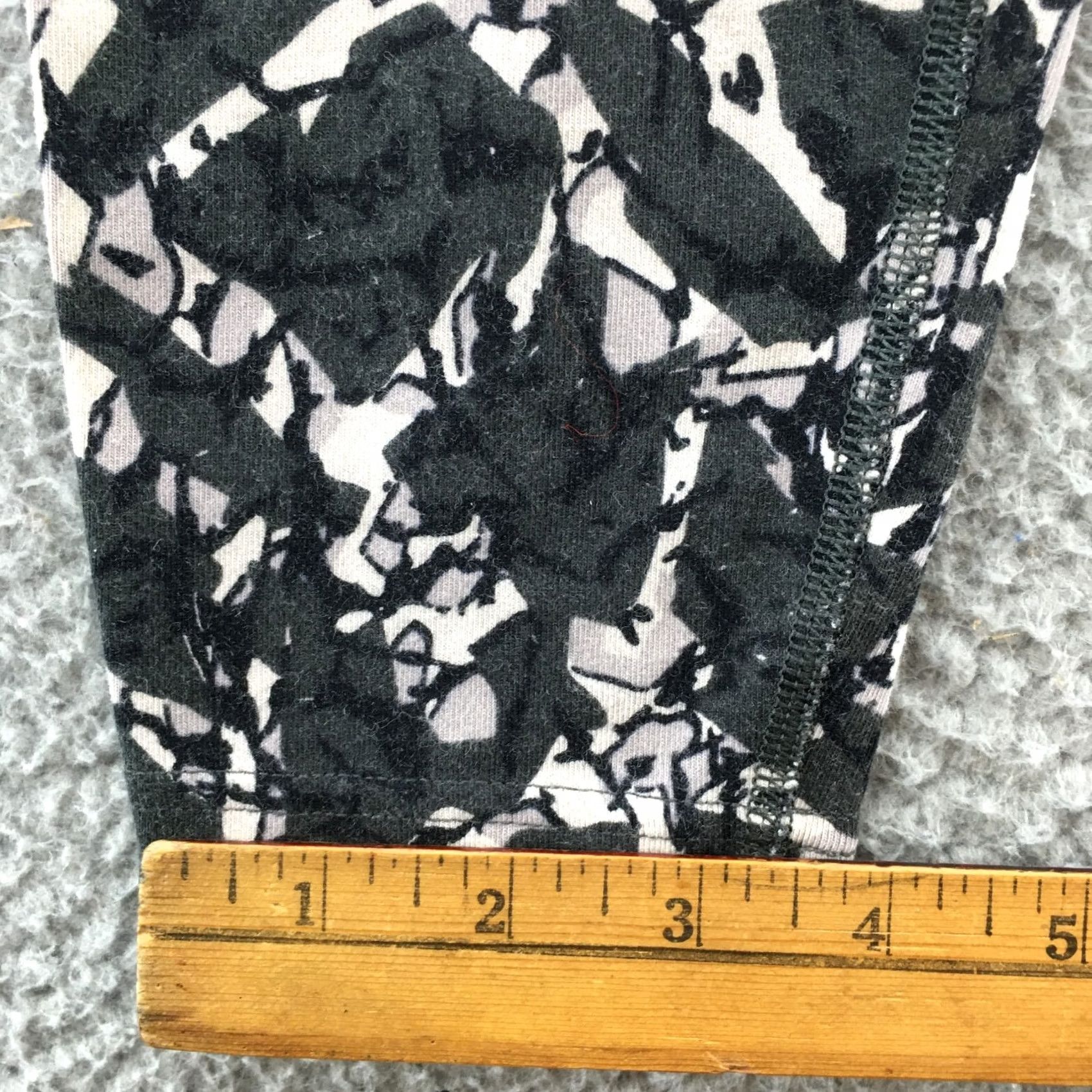 Nike Nike Skinny Leggings Pants Womens L Gray Camo Pull On Mid Rise 30x27.5 Nike Dri-FIT Leggings Womens L Camouflage Gray Pull On Activewear Pants Size 36" / US 14 / IT 50 - 7 Thumbnail