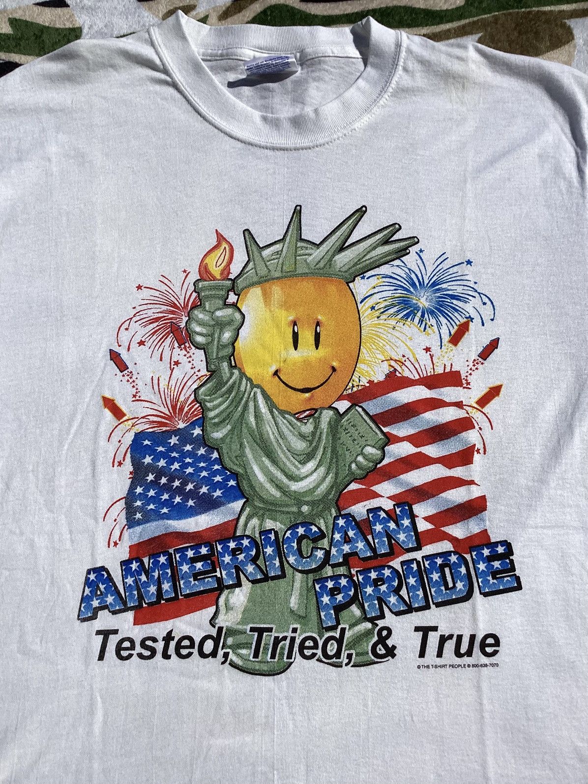 Walmart Vintage 1990s/Y2K, Walmart, American pride LHC store tshirt Size US L / EU 52-54 / 3 - 2 Thumbnail