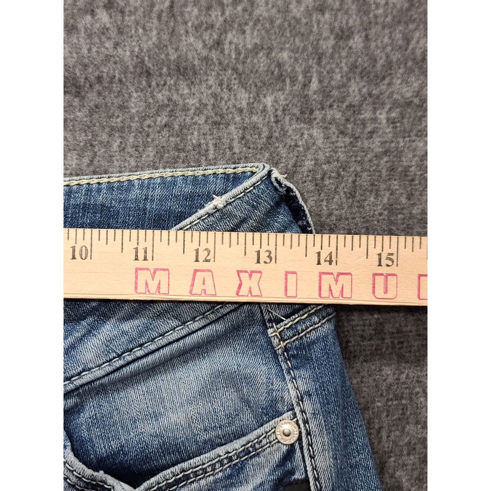 Silver Jeans Co. Silver Jeans Capri Womens 26x22 Suki Curvy Mid Rise Distressed Stretch Denim Blue 5-Pocket Mens? Womens Size 26" / US 2 / IT 38 - 3 Thumbnail