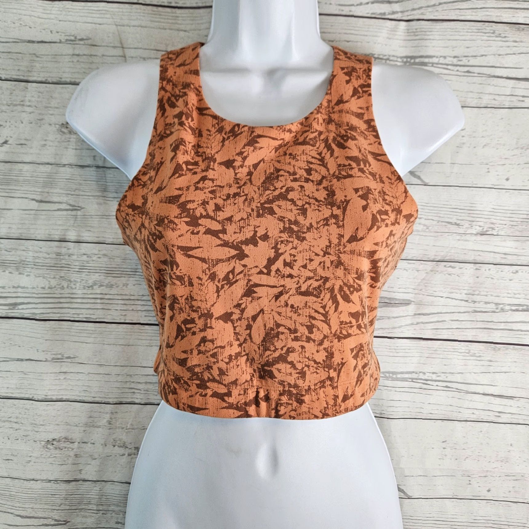 Vintage VINTAGE REI Womens Cropped Tank Top Sz Small Orange Nylon Blend Size S / US 4 / IT 40 - 2 Thumbnail