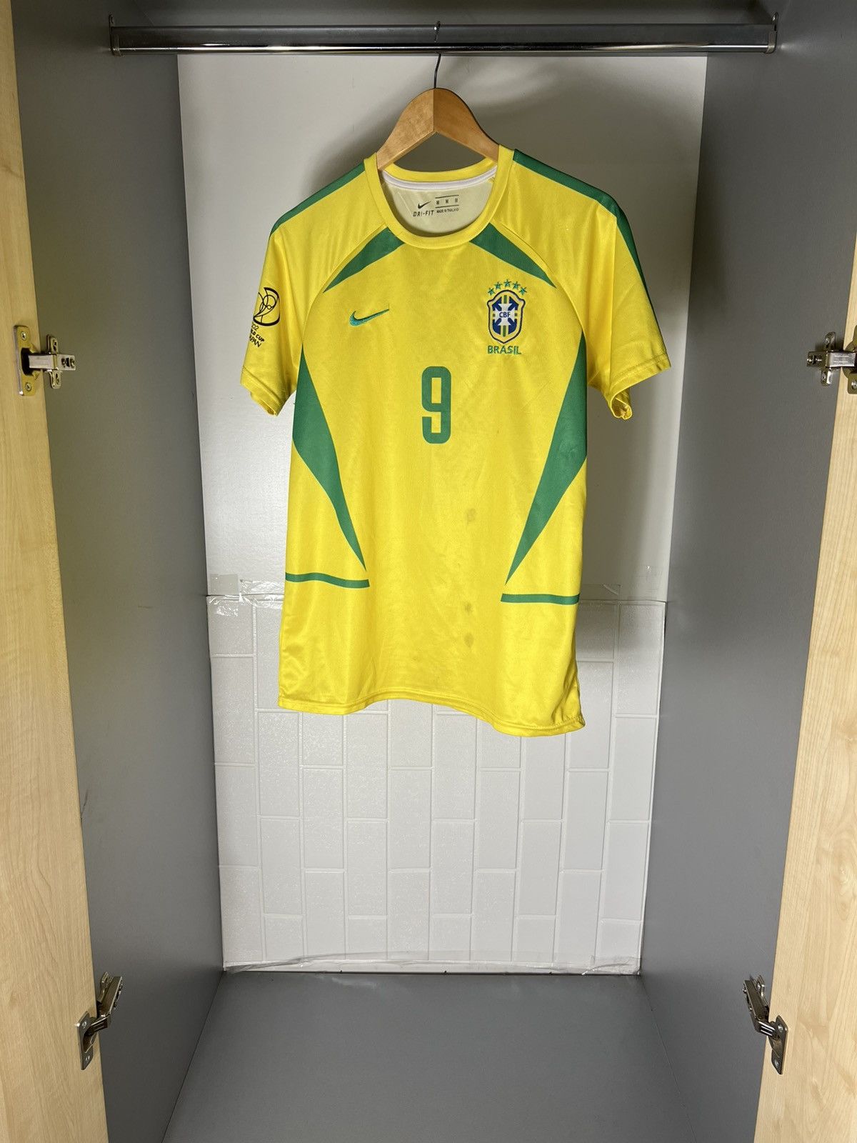 Vintage VERY RARE BRAZIL RETRO SOCCER JERSEY RONALDO BLOKE Y2K 90s Size US M / EU 48-50 / 2 - 9 Thumbnail