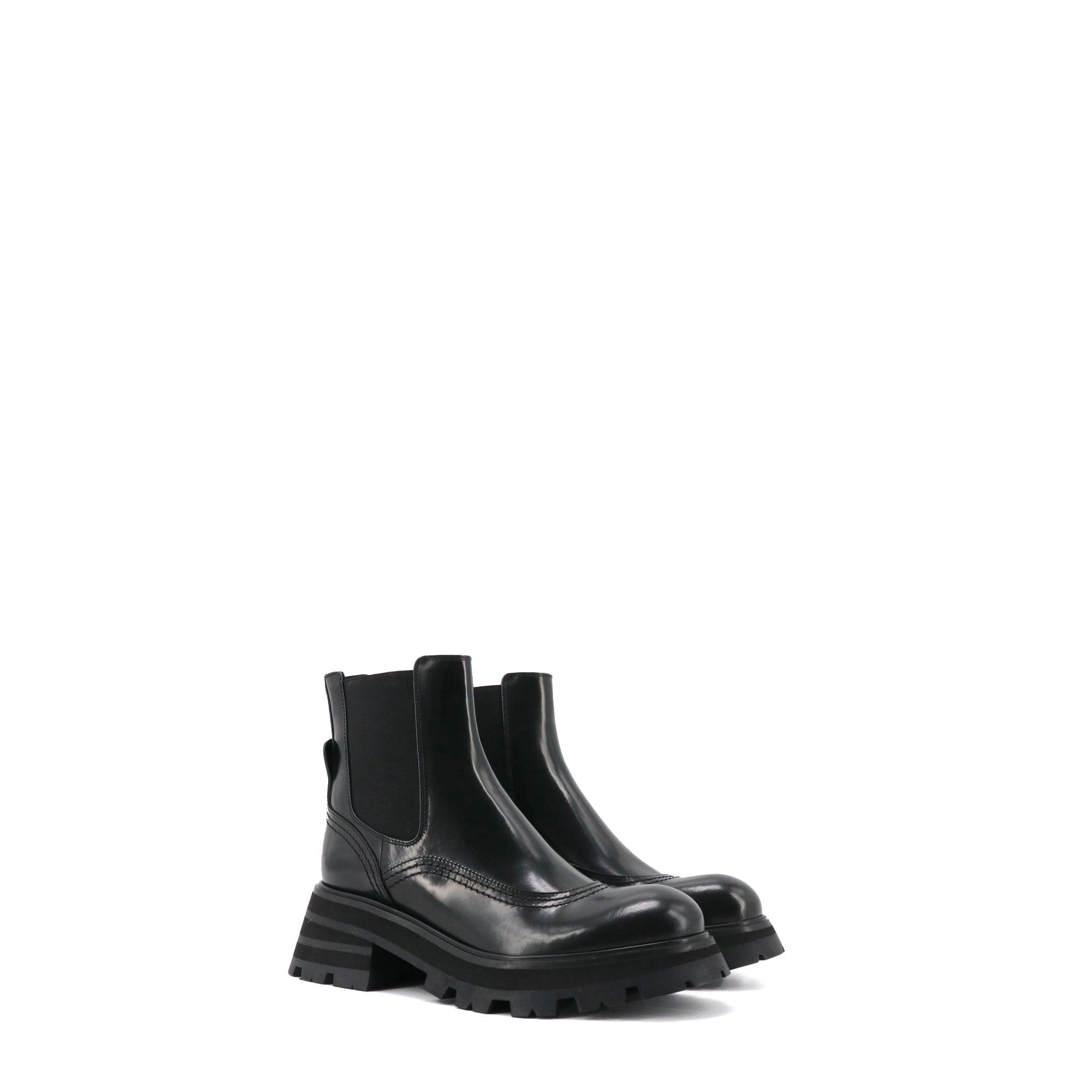 Alexander McQueen ALEXANDER MCQUEEN - Alexander McQueen Chelsea boots in black leather (Size 37.5) Size US 6.5 / IT 36.5 - 1 Thumbnail