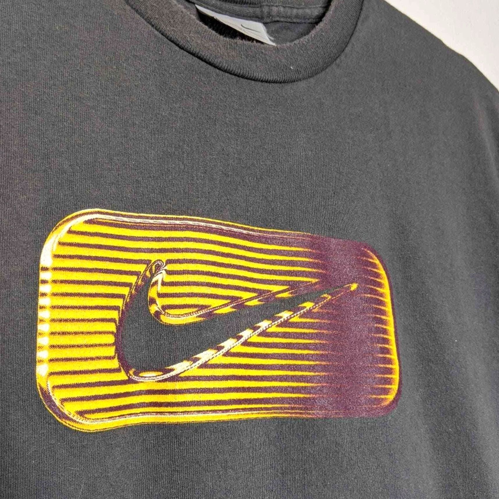 Nike VINTAGE Nike Check Swoosh T-Shirt Gray XL Unisex Adults Size US XL / EU 56 / 4 - 5 Thumbnail
