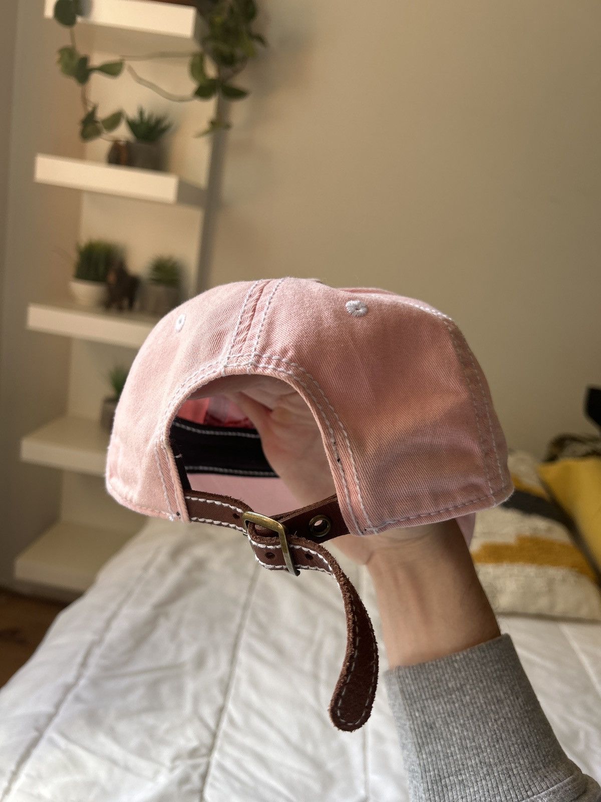 Supreme × True Religion Supreme true religion 6 pannel in pink Size ONE SIZE - 2 Thumbnail