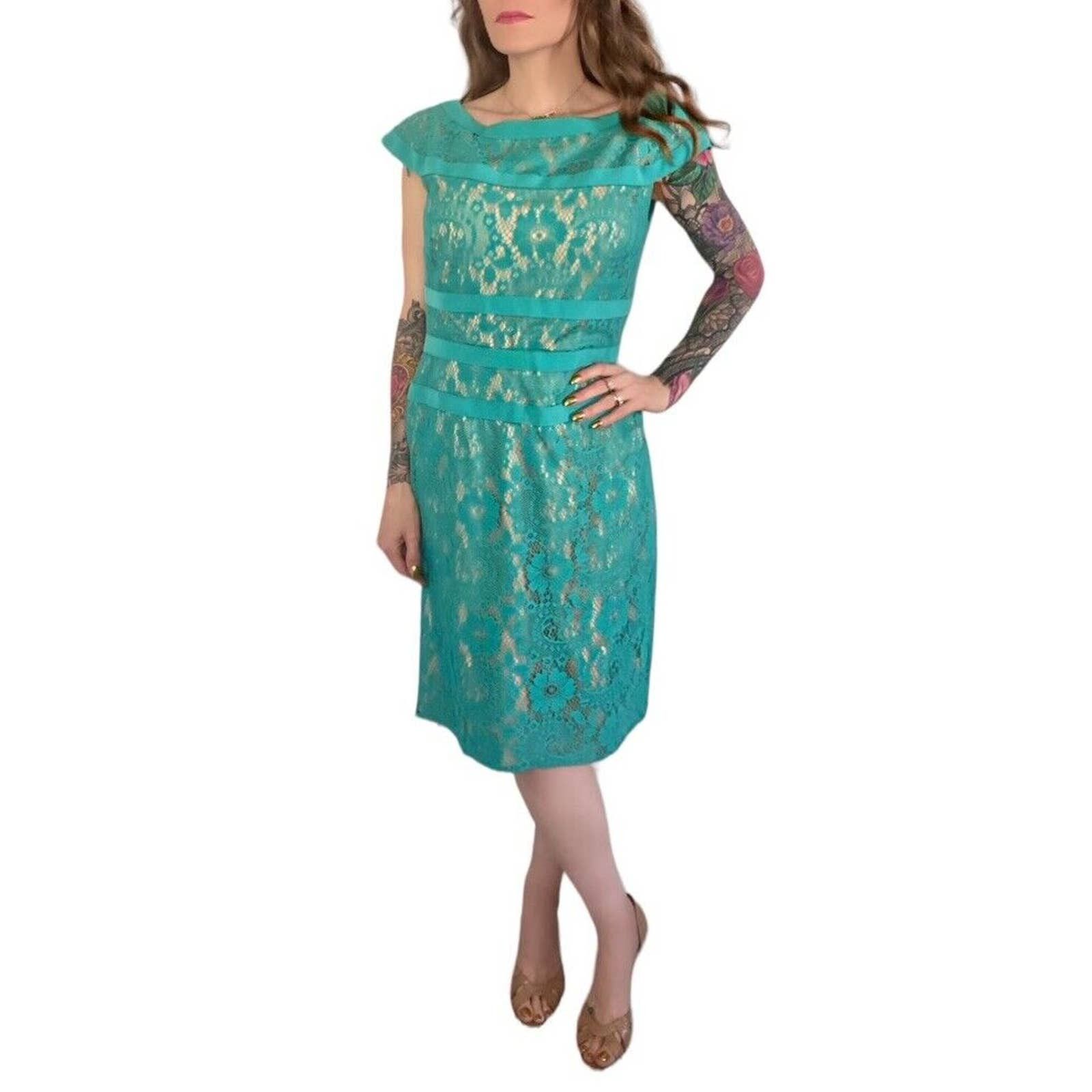 Adrianna Papell Adrianna Papell Green Lace Overlay Sheath Holiday