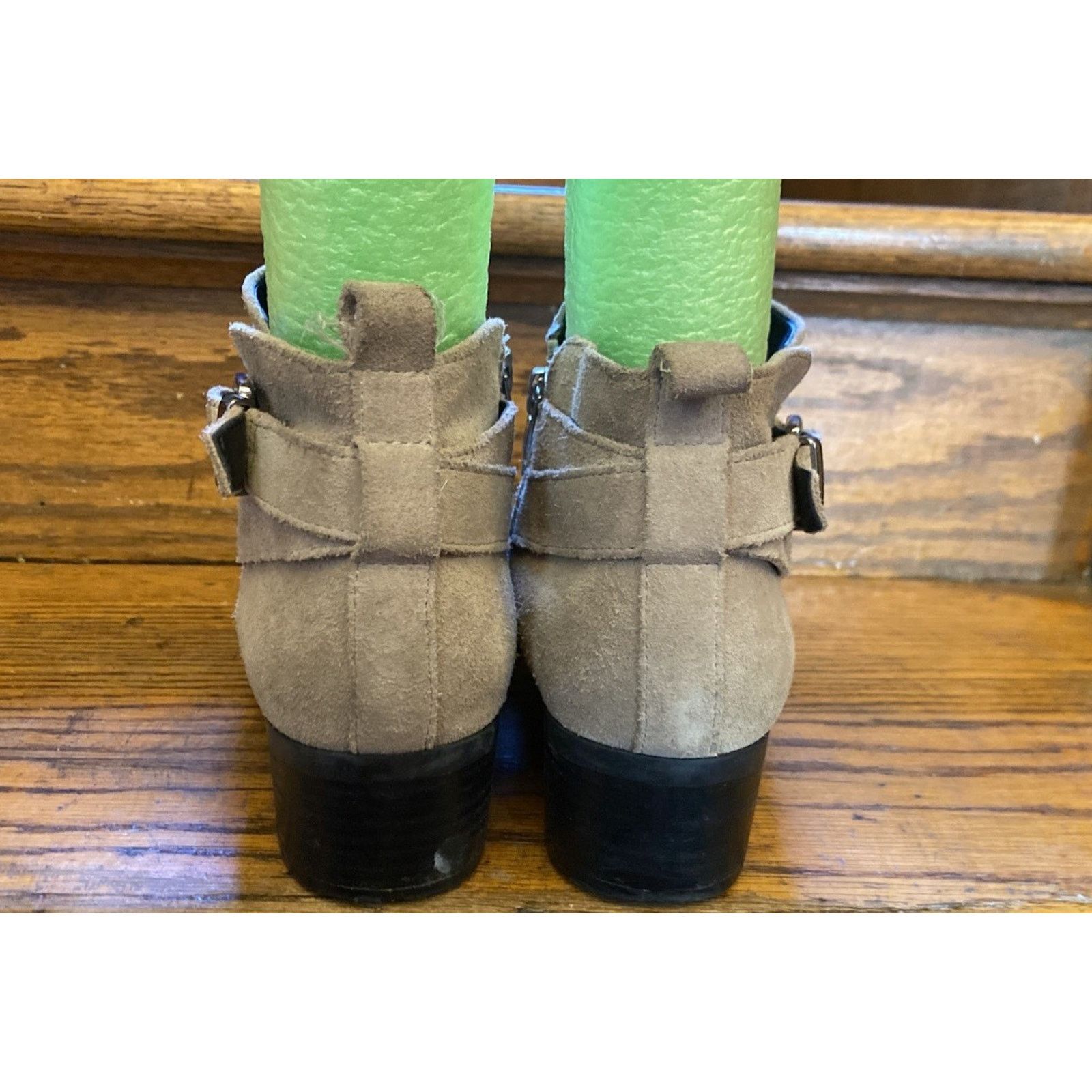 Marc Fisher Marc Fisher Beige Suede Western Ankle Boots Women’s 9.M Size US 9 / IT 39 - 4 Thumbnail