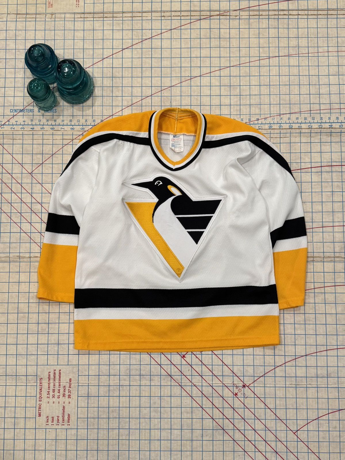 Ccm Vintage CCM Pittsburg Penguins Jersey White Boys Size L/XL Size US XS / EU 42 / 0 - 2 Thumbnail