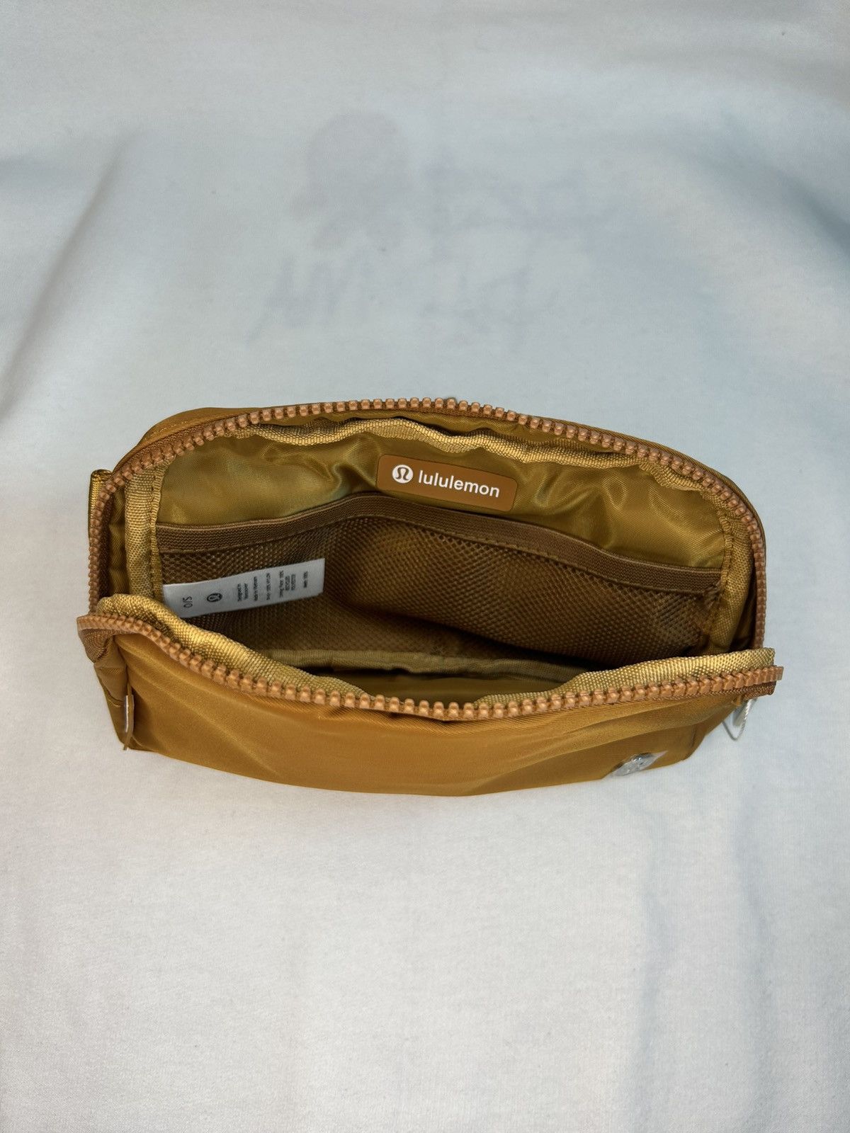 Lululemon New Lululemon Everywhere Belt Bag Color:Caramel/ Size IL Size ONE SIZE - 2 Thumbnail
