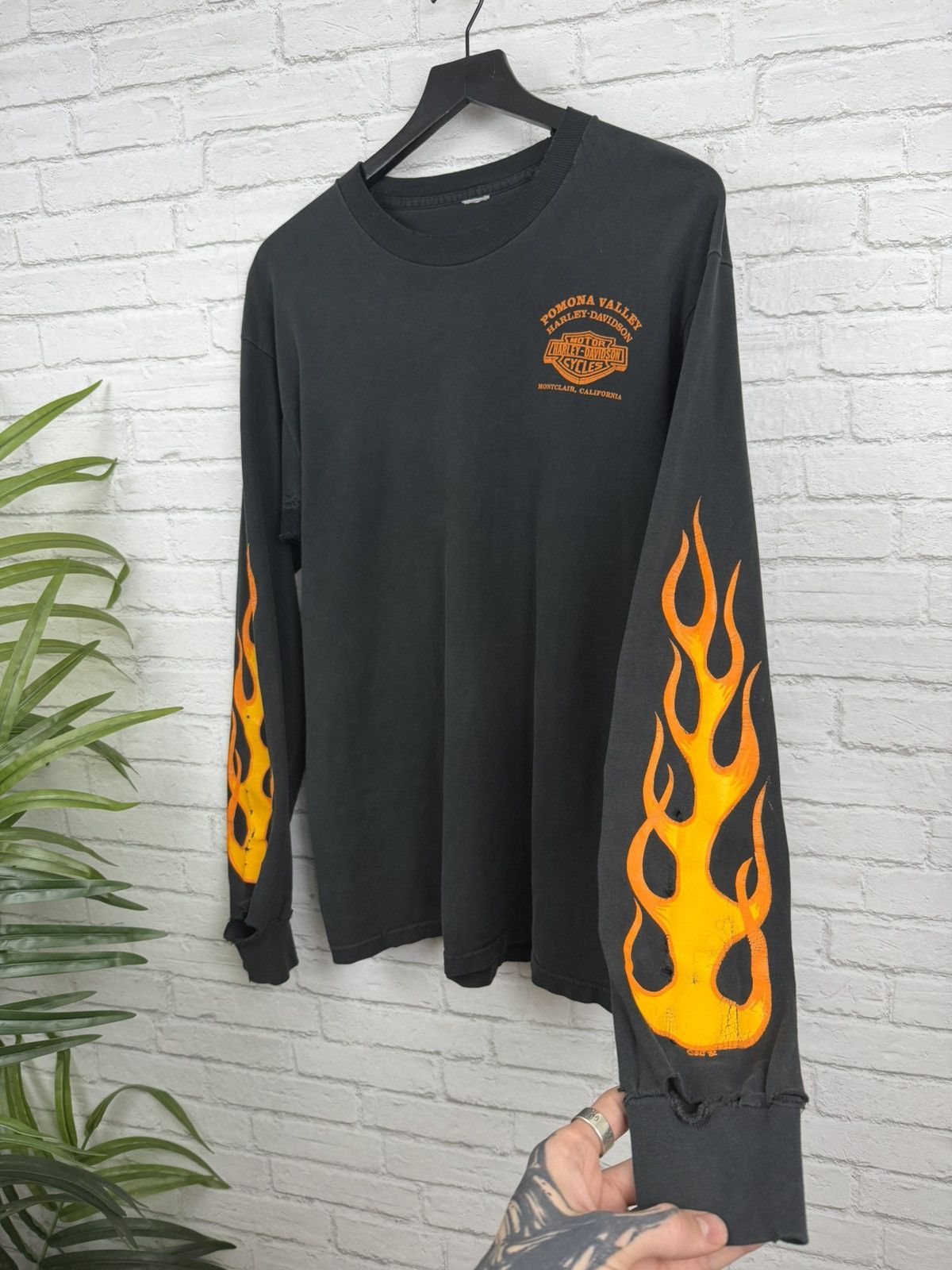 Harley Davidson (M) THRASHED OUT Flames Harley Davidson Long Sleeve T Shirt Size US M / EU 48-50 / 2 - 3 Thumbnail
