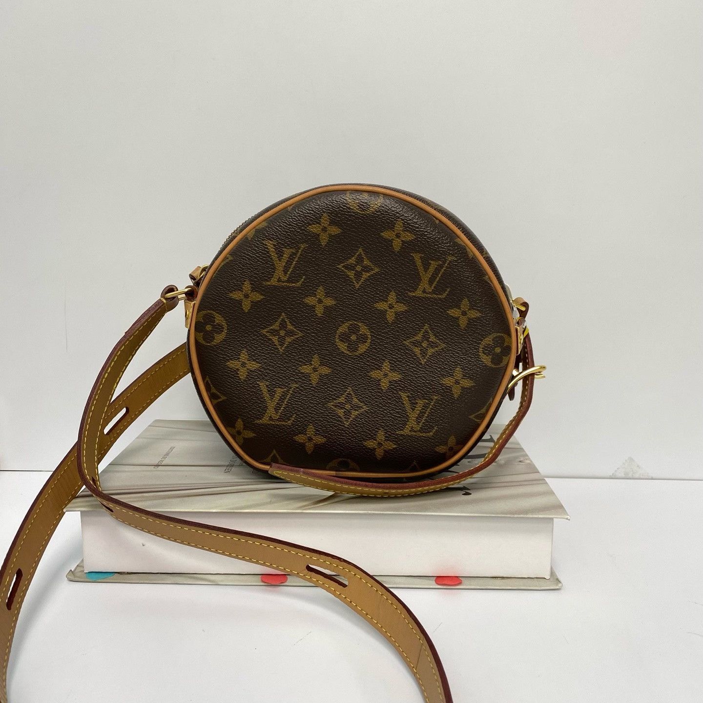Louis Vuitton Pre-loved Bag Very good condition Size ONE SIZE - 1 Thumbnail