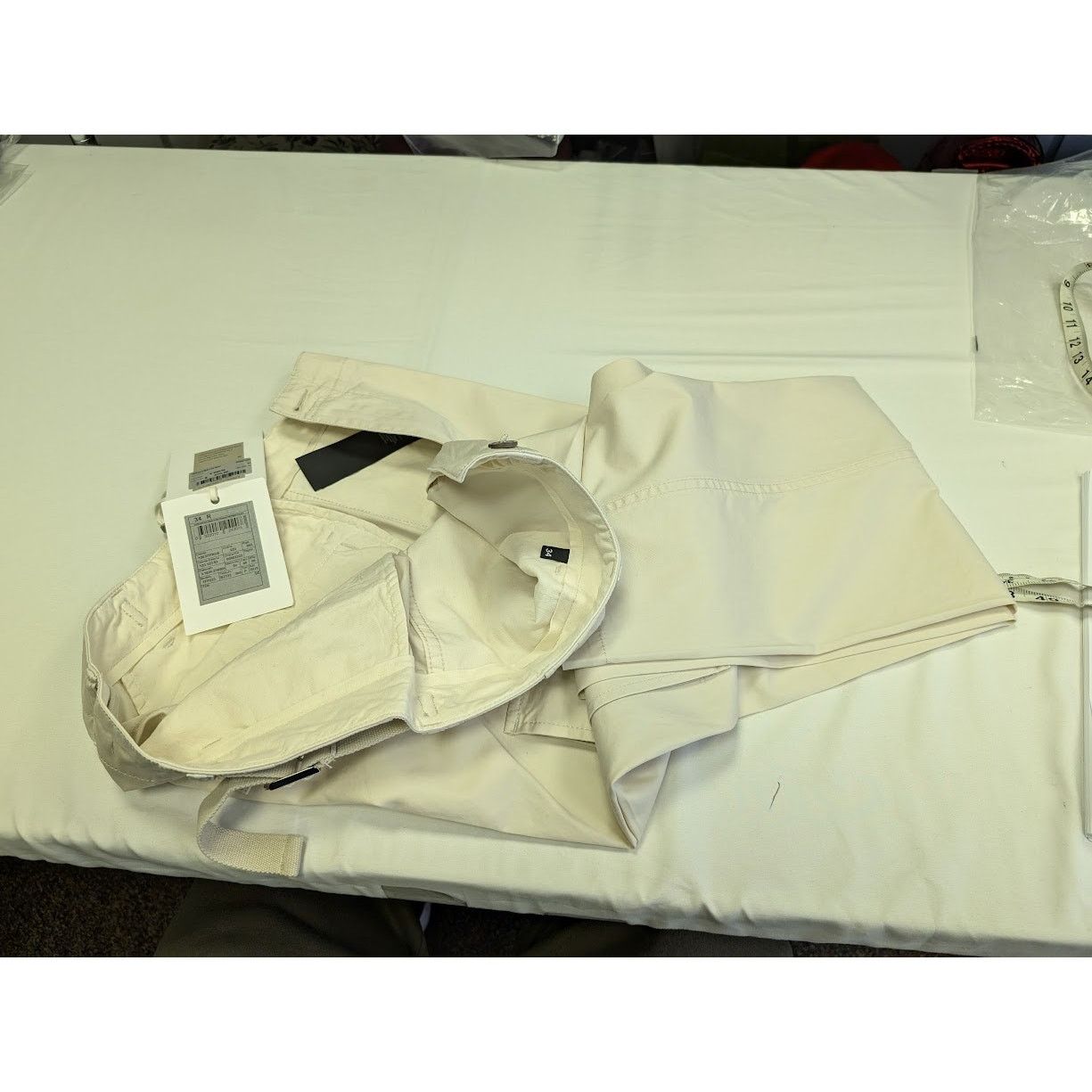 Tom Ford o1rshd1 Cargo Trouser in Light Beige Size US 34 / EU 50 - 24 Thumbnail