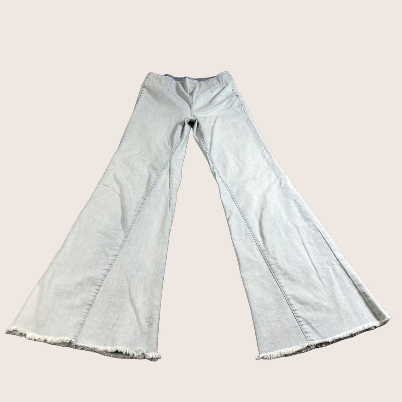 Free People VINTAGE Free People Jeans Women 25 Light Blue Wide Leg Flare Distressed Boho Raw Hem Readable 32 In Size 42" / US 20 - 1 Thumbnail