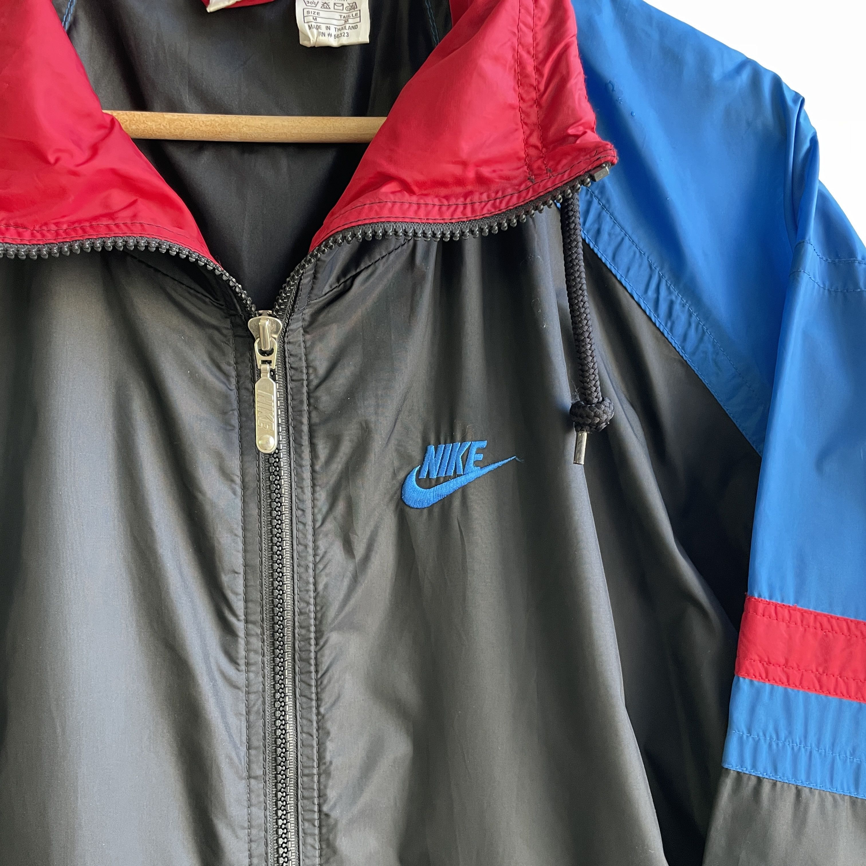 Nike Nike Vintage 90's Lightweight Nylon Windbreaker Size M Size US M / EU 48-50 / 2 - 6 Thumbnail