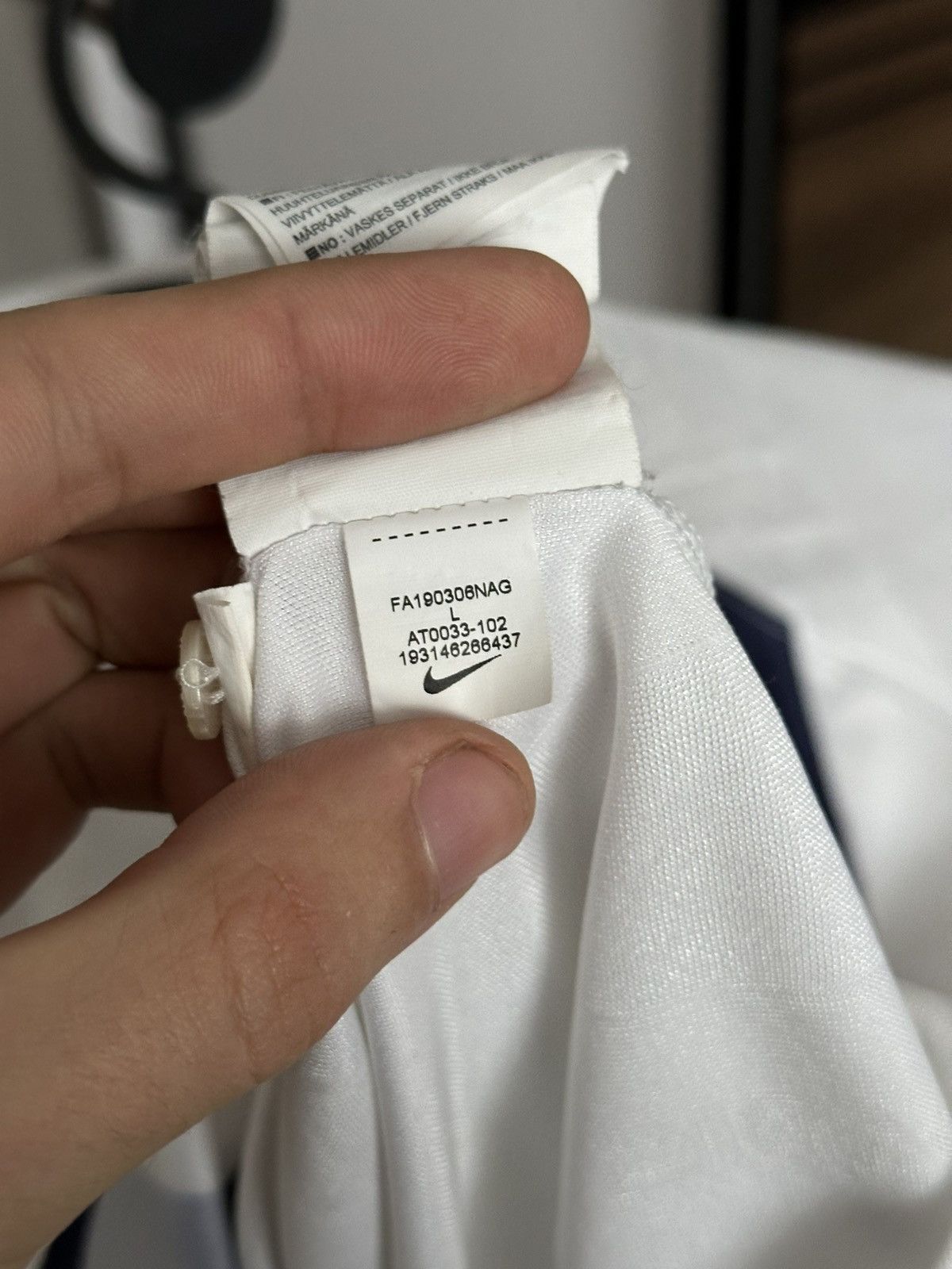 Nike 2019/2020 Nike Paris Saint Germain PSG Mbappe Soccer Jersey Size US L / EU 52-54 / 3 - 13 Thumbnail