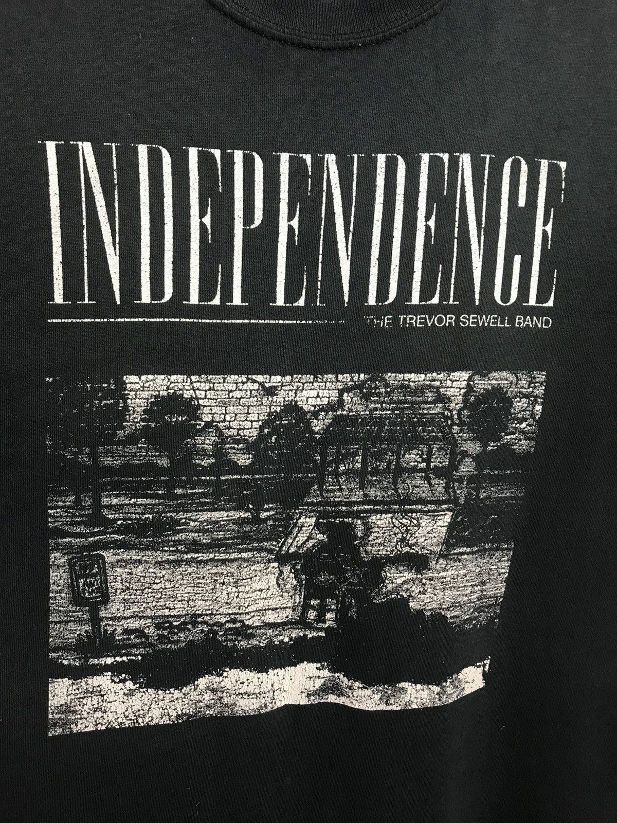 Band Tees × Vintage Vintage The Trevor Sewell band independence band rock tee Size US L / EU 52-54 / 3 - 3 Thumbnail