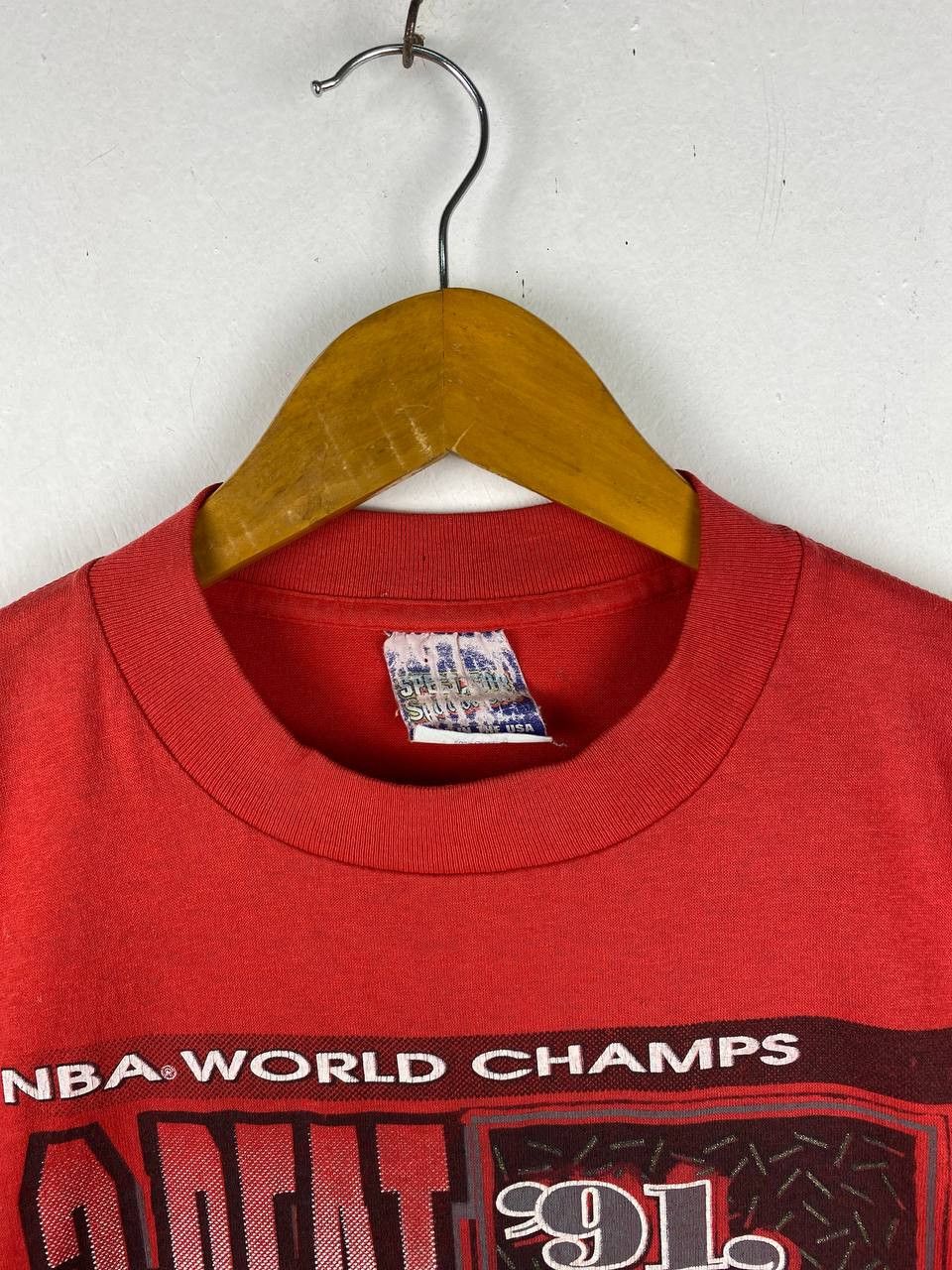 NBA vintage nba chicago bulls tee nice design Size US XL / EU 56 / 4 - 2 Thumbnail