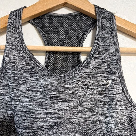 Gymshark Gymshark Seamless Racerback Tank Top – Pit-to-Pit 12.5” Size S / US 4 / IT 40 - 3 Thumbnail