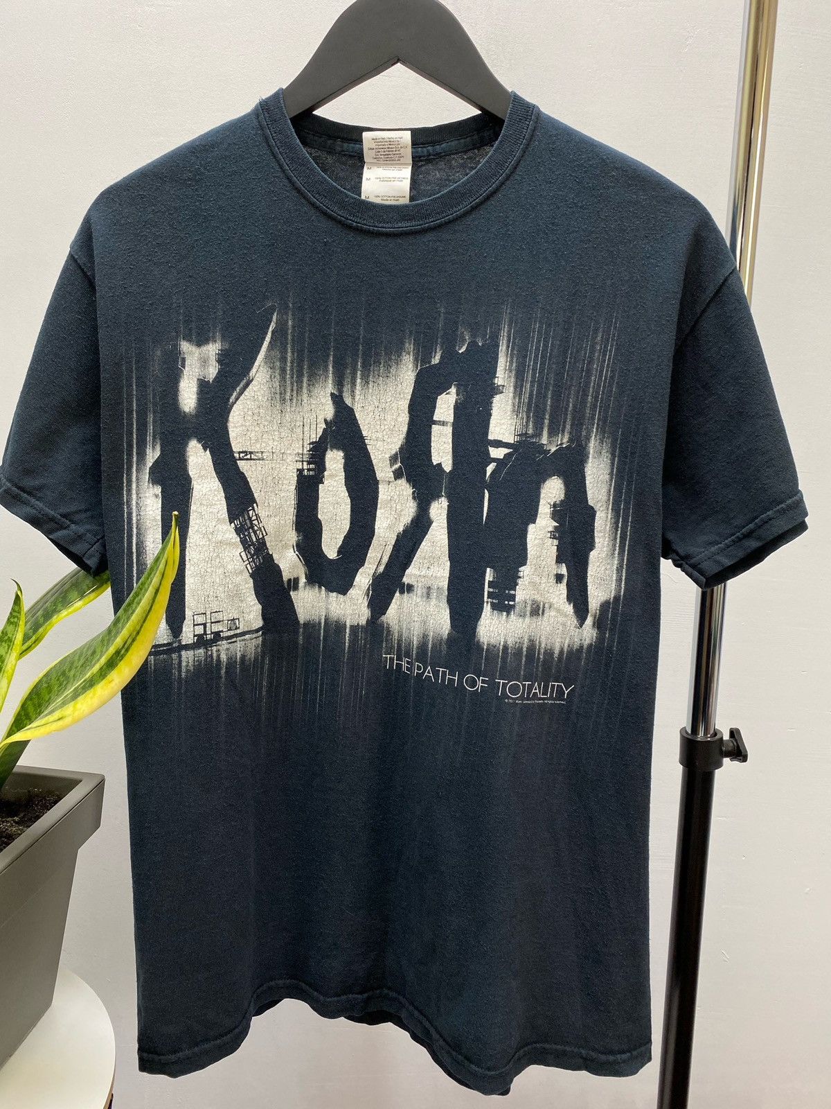 Band Tees × Vintage Korn - 2011 The Path of Totality t-shirt Size US M / EU 48-50 / 2 - 9 Thumbnail