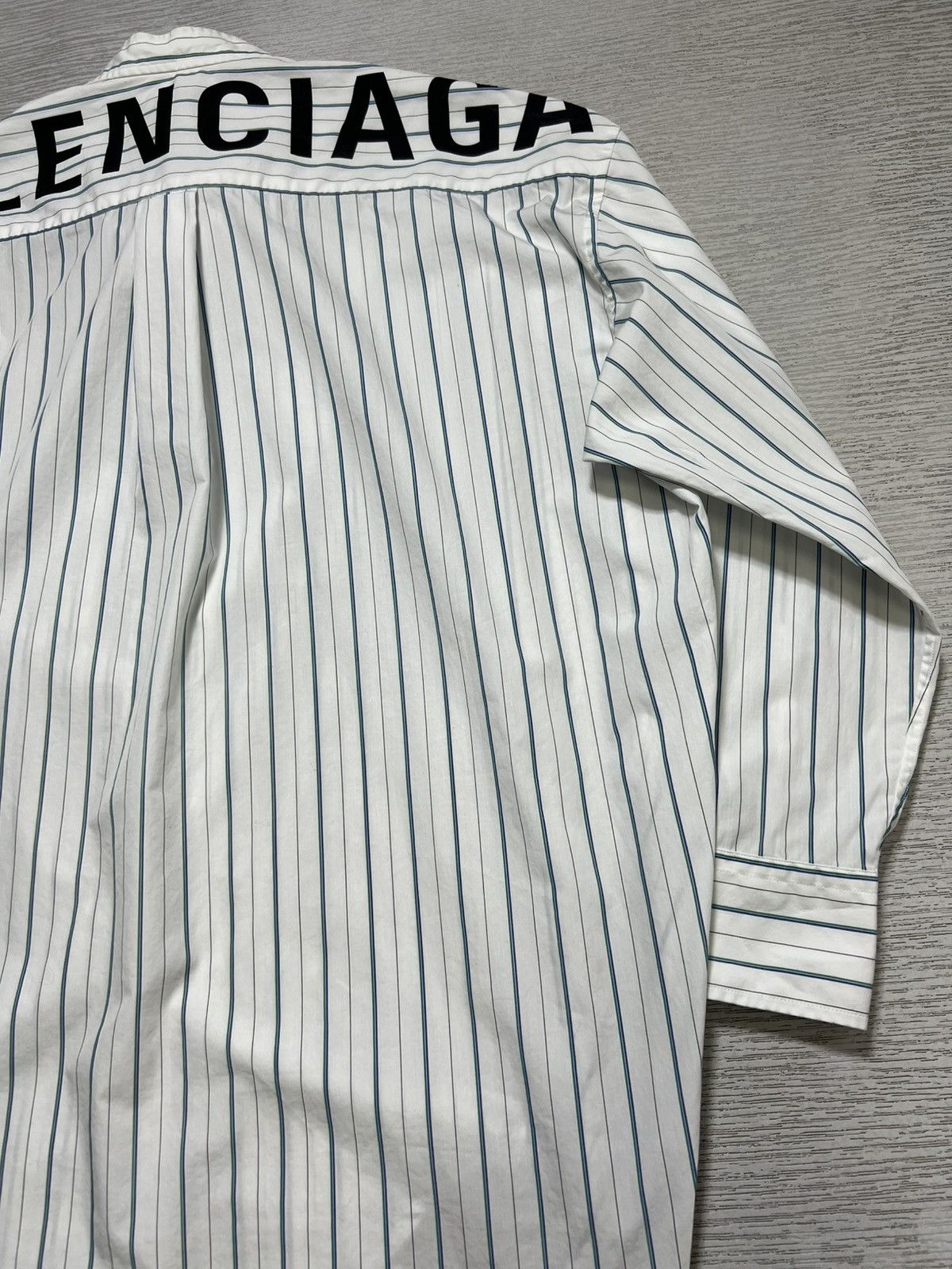 Balenciaga Balenciaga - Back Logo Bow Tie Stripe Longsleeve Shirt Size XXS / US 00 / IT 34 - 11 Thumbnail