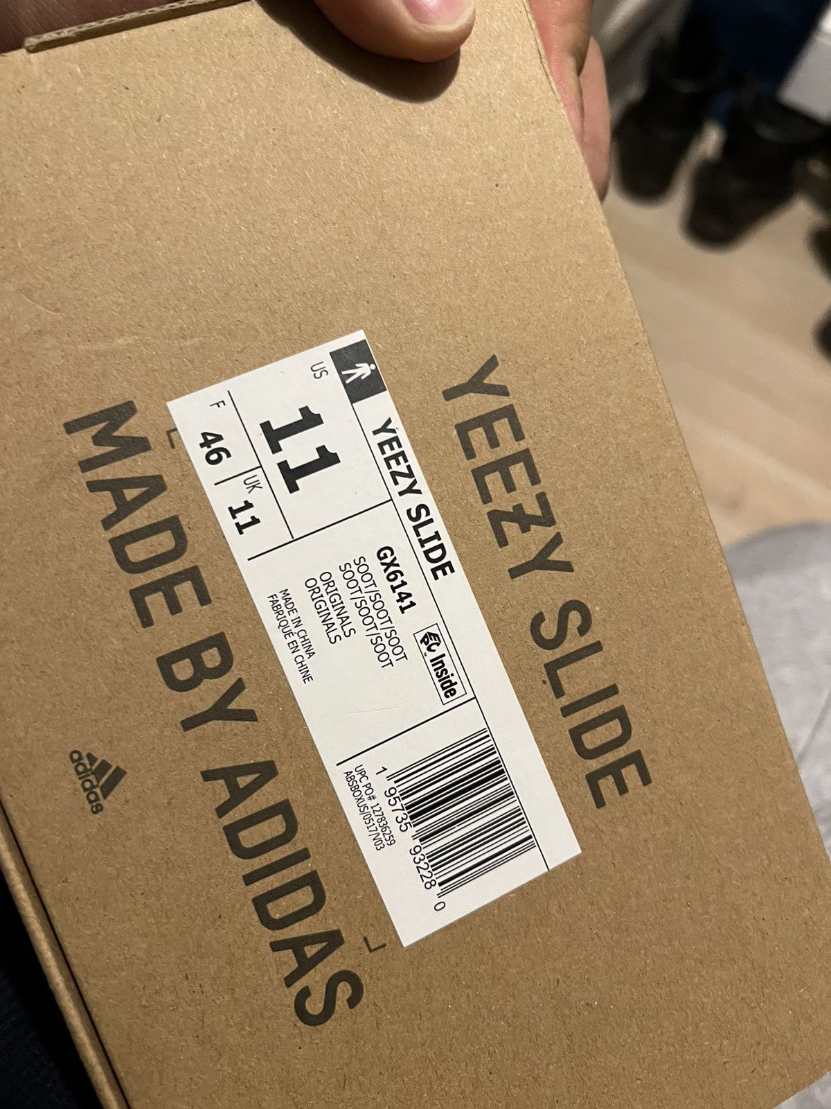 Yeezy yezzy slides Size US 11 / EU 44 - 5 Thumbnail
