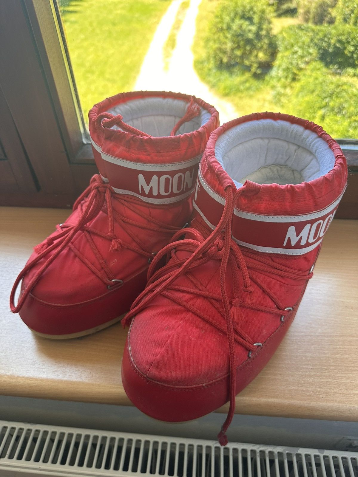 Moon Boot For Sale: Original Moon Boot – Classic Red Model! Size US 8 / EU 41 - 2 Thumbnail