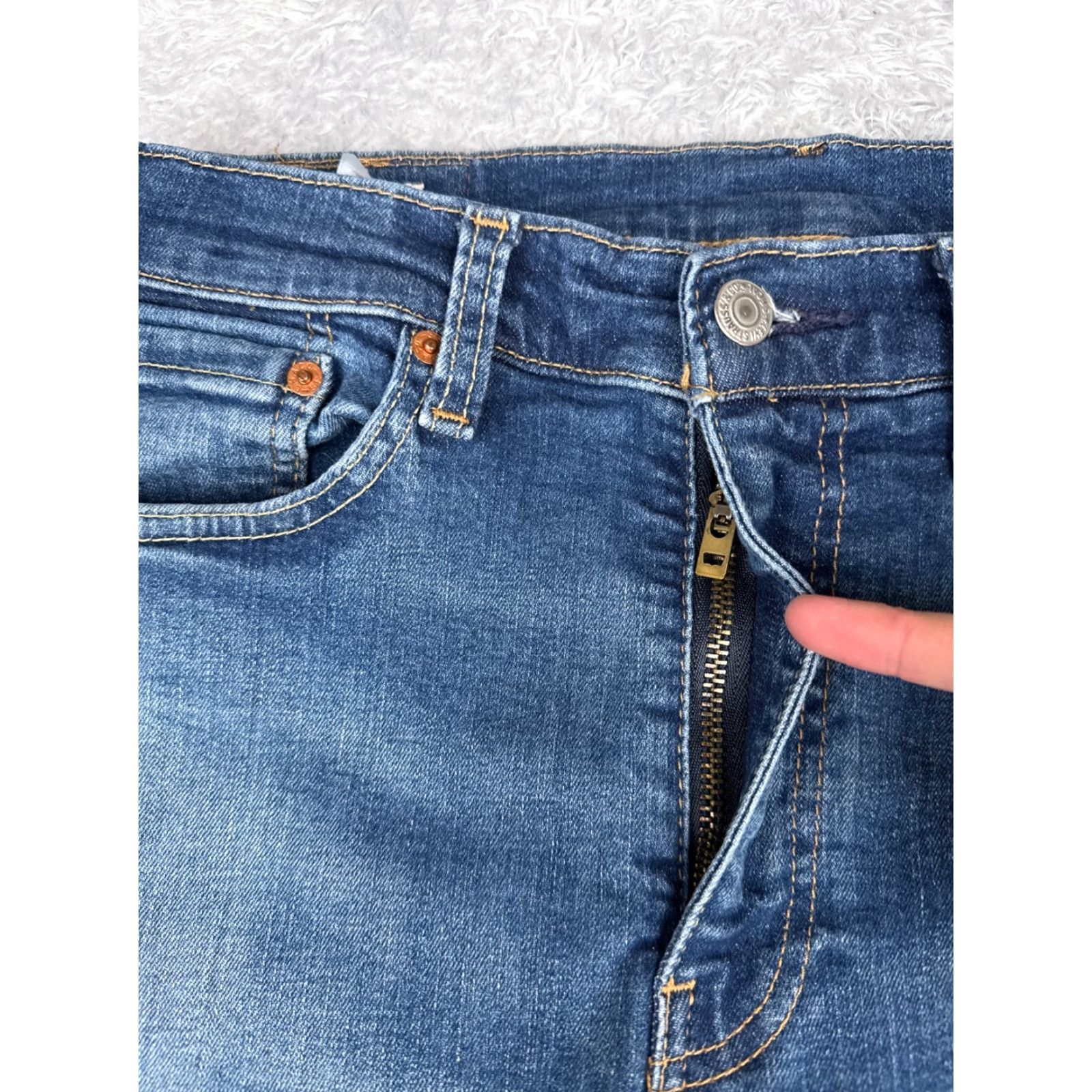 Levi's VINTAGE Levis Jeans 34 Blue Denim Levi's 519 5-Pocket Regular Cotton Blend 30x28 Mens Jeans Size US 34 / EU 50 - 5 Thumbnail