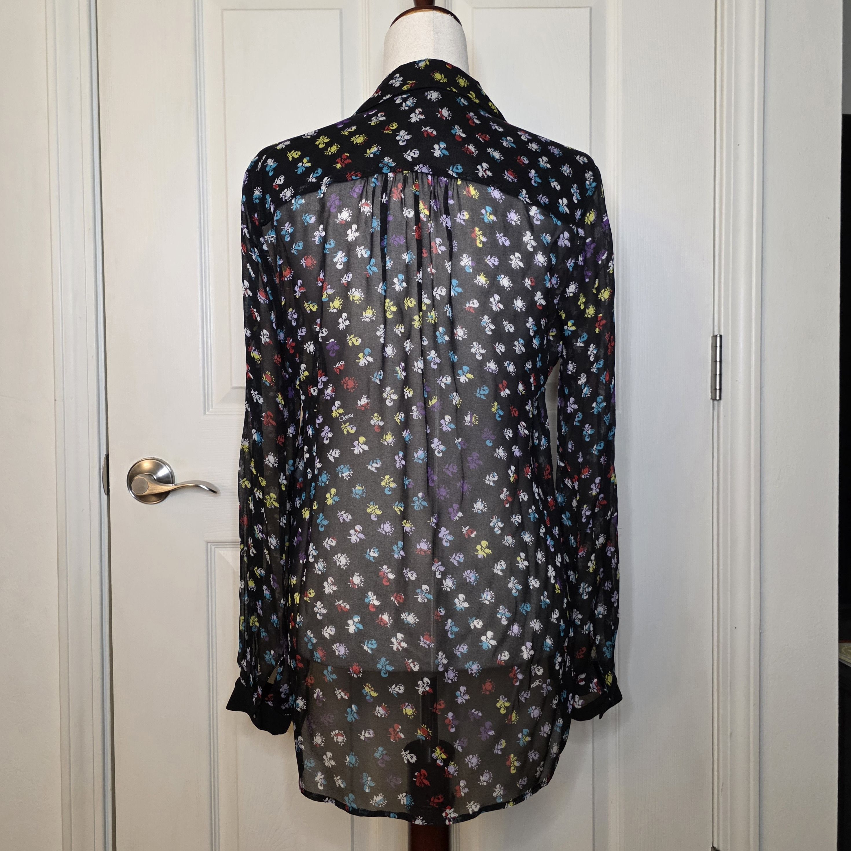 Diane von Furstenberg Diane Von Furstenberg Black Floral Sheer Silk Button Down Size M / US 6-8 / IT 42-44 - 8 Thumbnail
