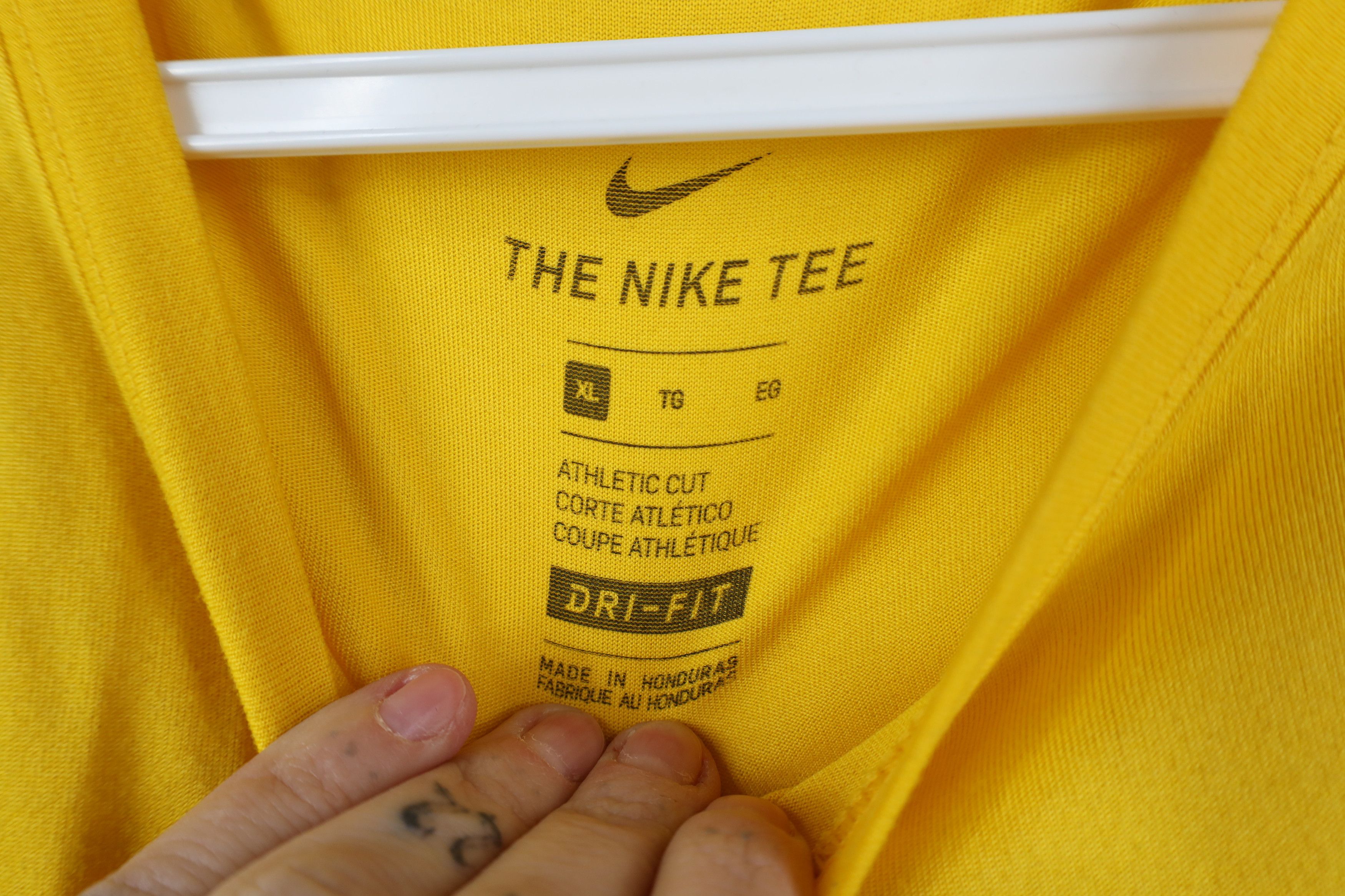 Nike Nike Air Jordan University of Michigan Basketball T-Shirt Size US XL / EU 56 / 4 - 9 Thumbnail