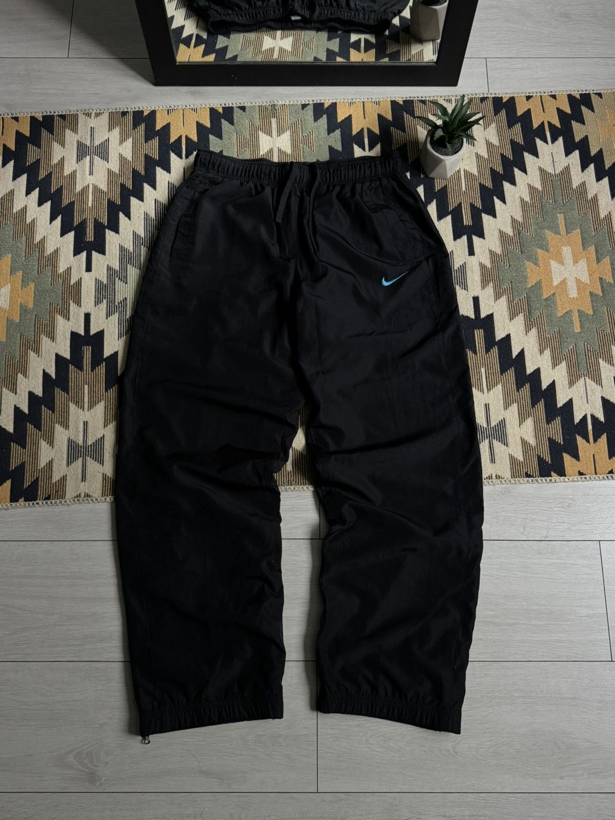 Nike Vintahe Nike Nylon Swoosh Baggy Y2K Drill Pants Size US 34 / EU 50 - 3 Thumbnail