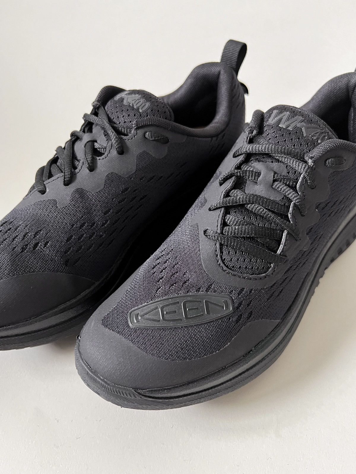 KEEN NEW Keen WK400 Triple Black Walking Sneaker Size US 8.5 / IT 38.5 - 8 Thumbnail